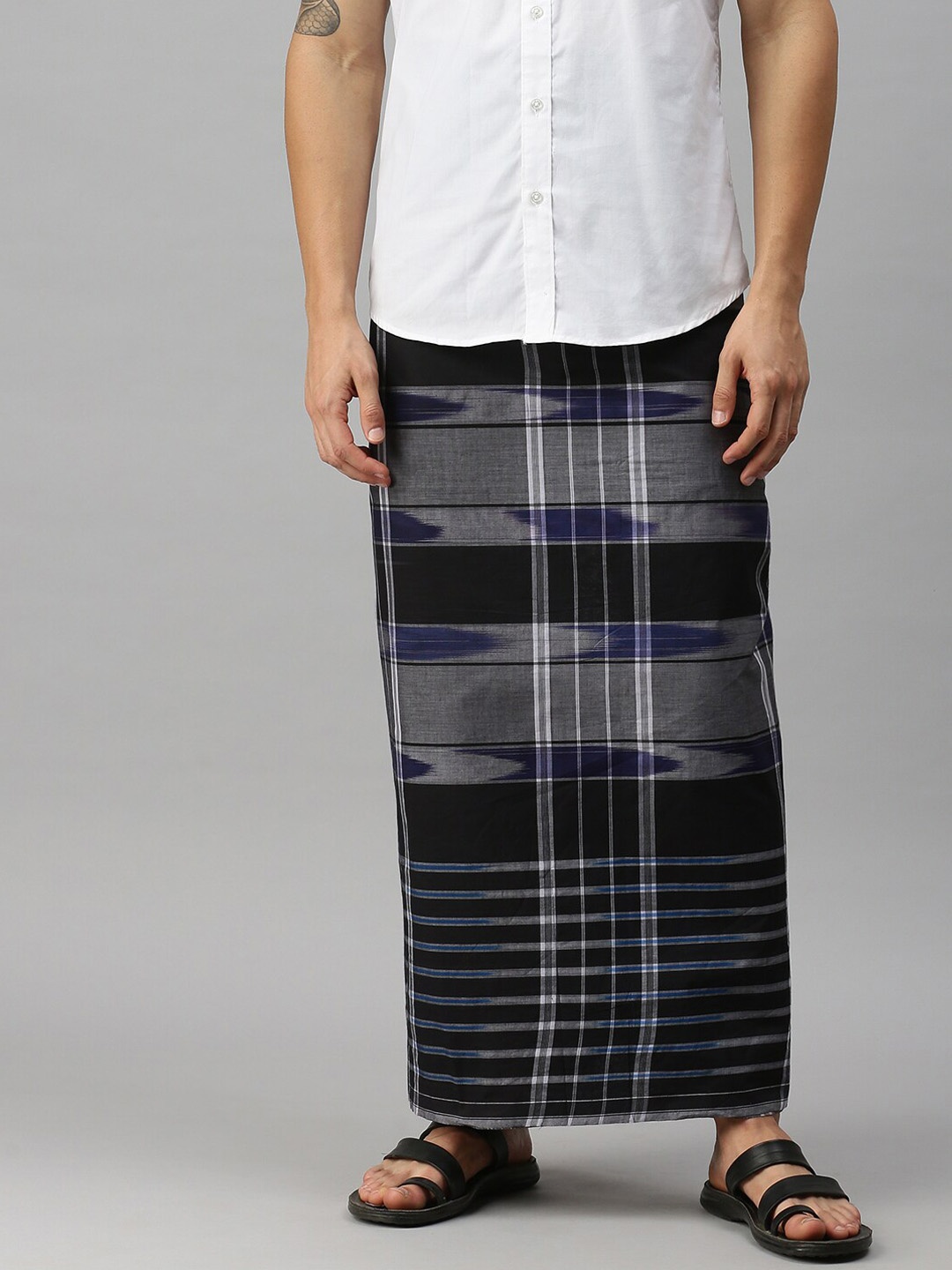 

Ulama Men Checked Pure Cotton Dhotis, Black