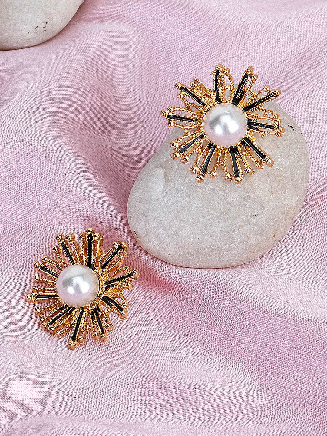 

Kazo Gold-Plated Contemporary Studs Earrings