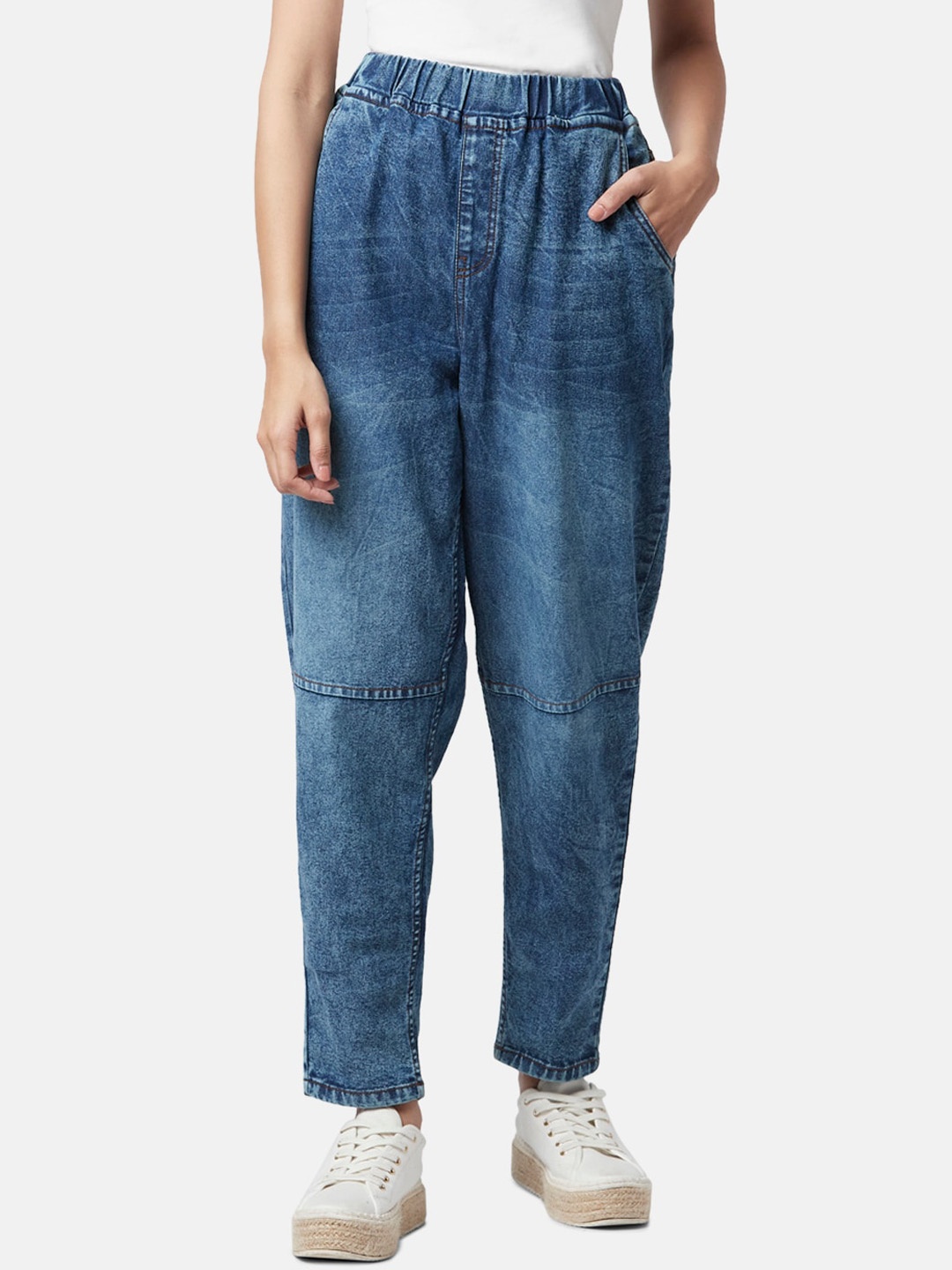 

YU by Pantaloons Women Relaxed Fit Heavy Fade Cotton Jeans, Blue