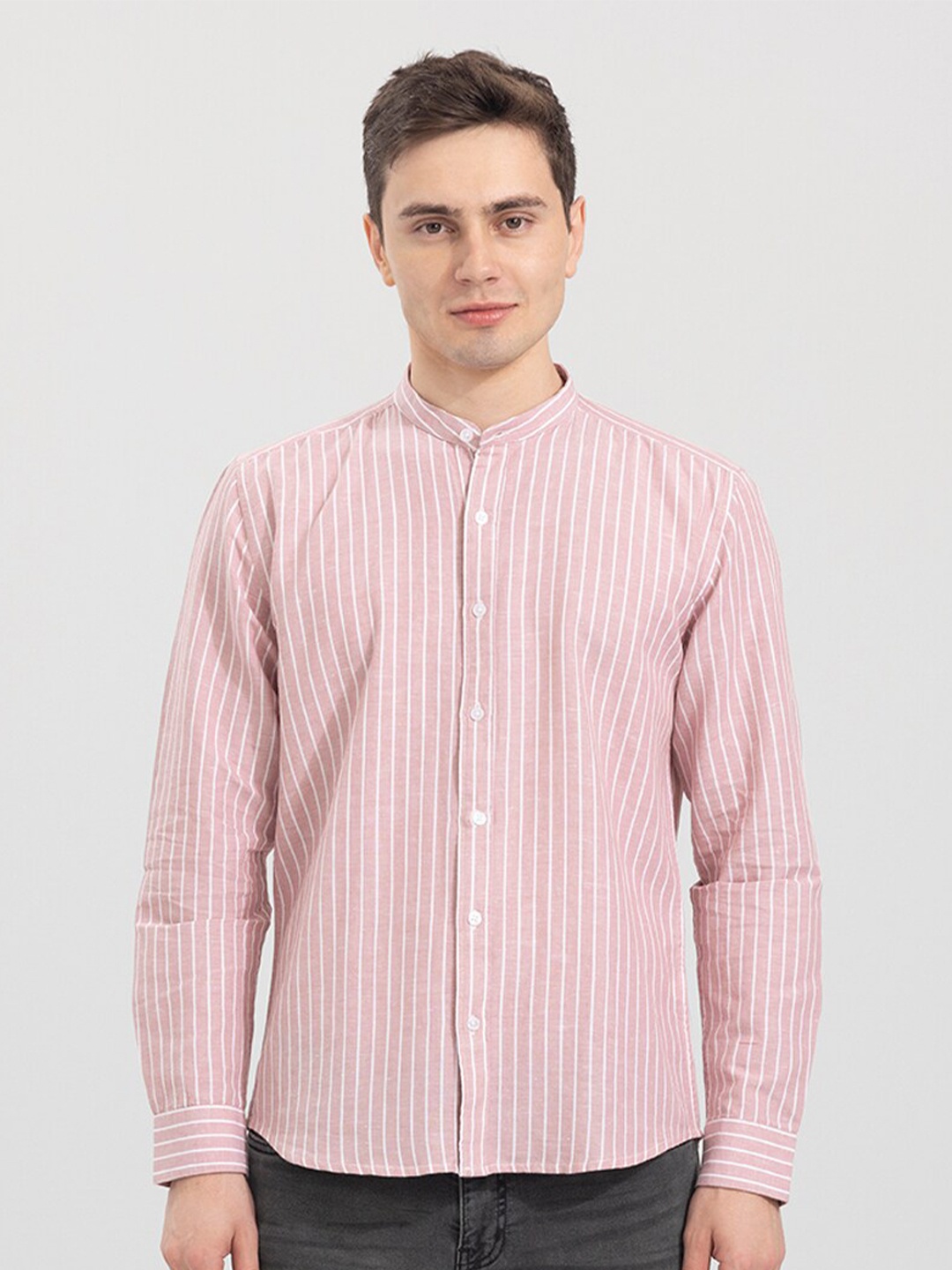 

Snitch Men Pink Slim Fit Striped Cotton Casual Shirt