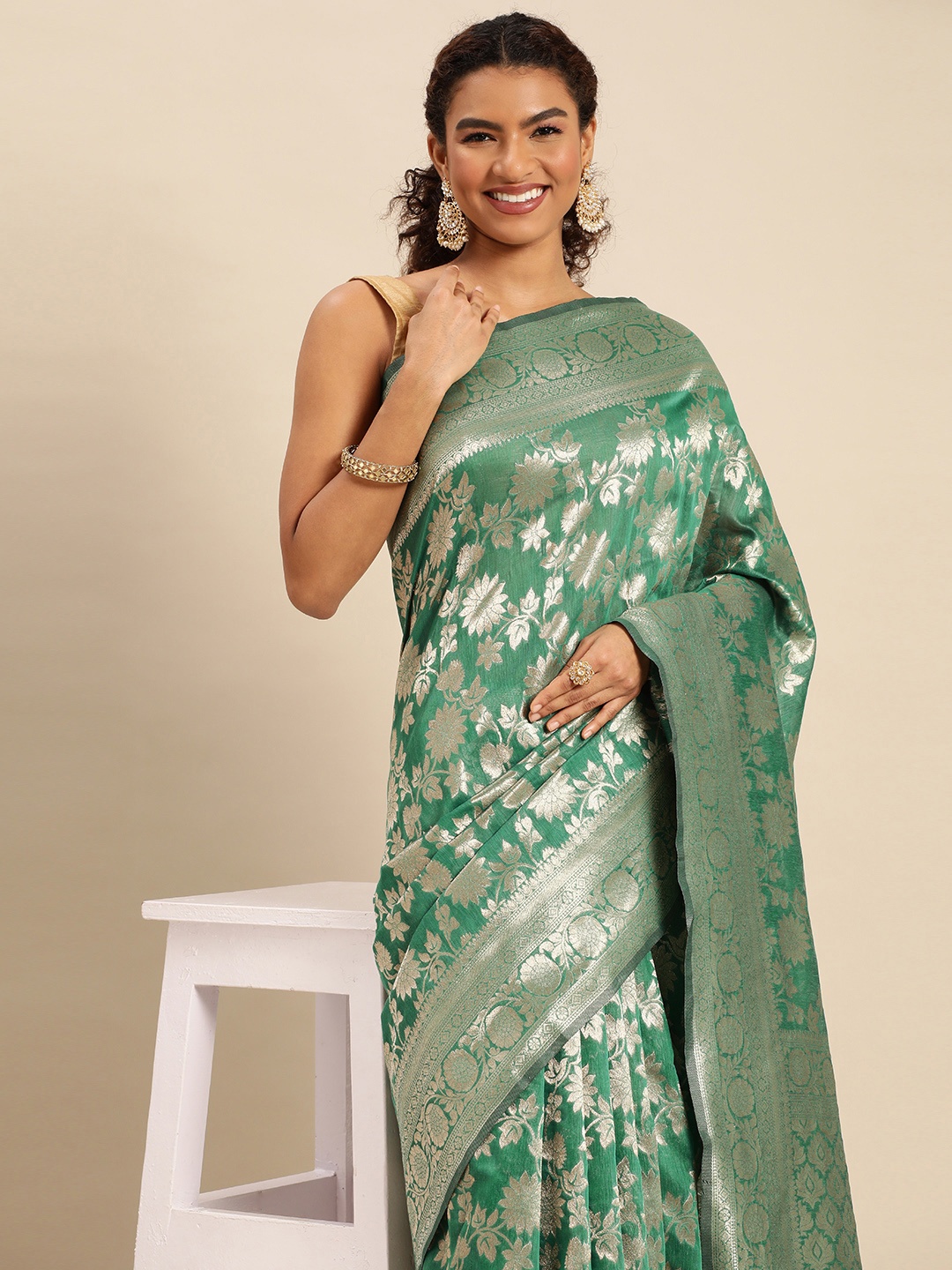 

AYKA CLOTHINGS Ethnic Motifs Zari Silk Blend Banarasi Saree, Green