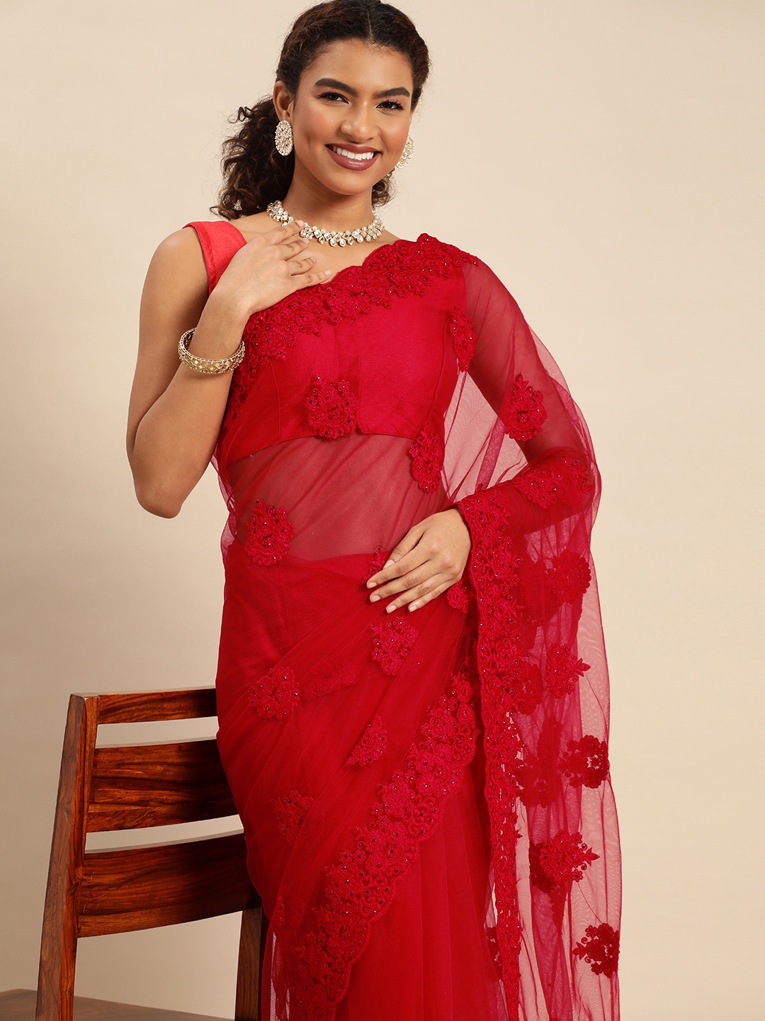 

AYKA CLOTHINGS Floral Embroidered Silk Blend Saree, Red
