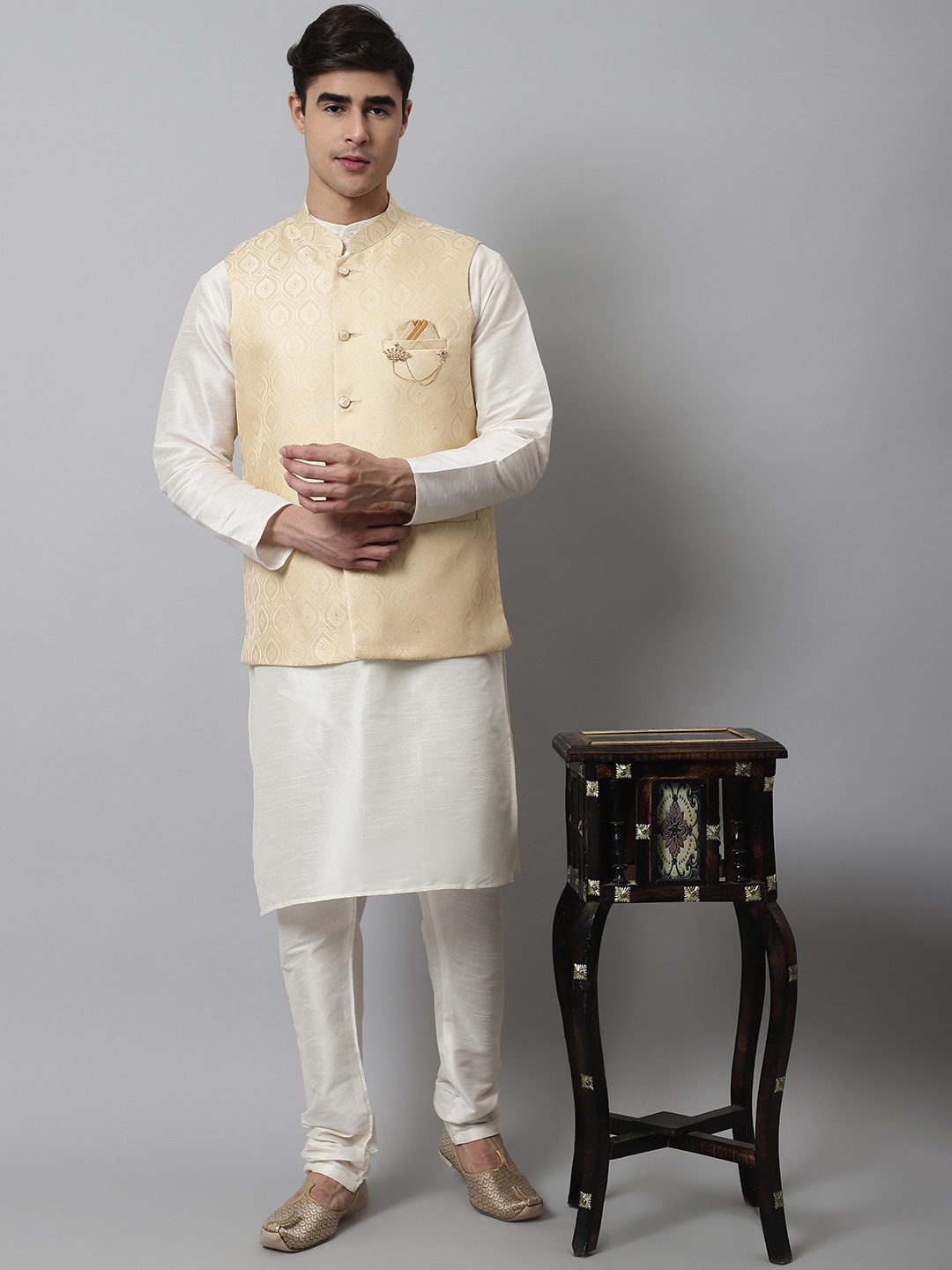

Jompers Men Mandarin Collar Kurta with Pyjamas & Nehru Jacket, Off white