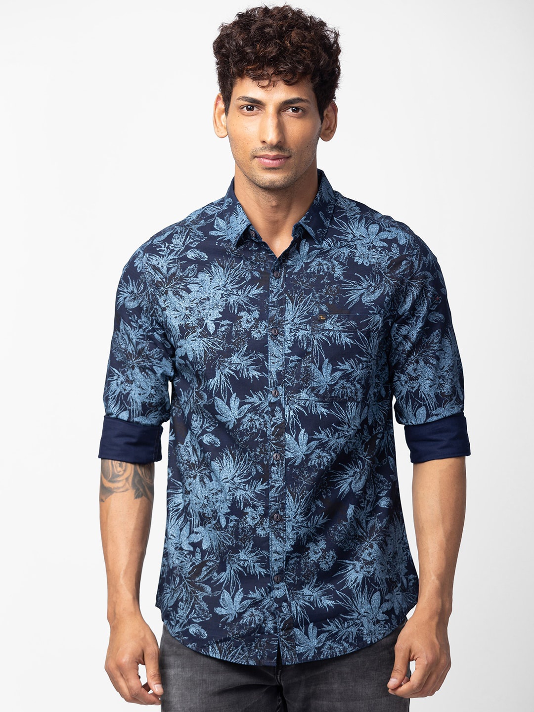 

SPYKAR Men Classic Slim Fit Floral Printed Cotton Casual Shirt, Navy blue