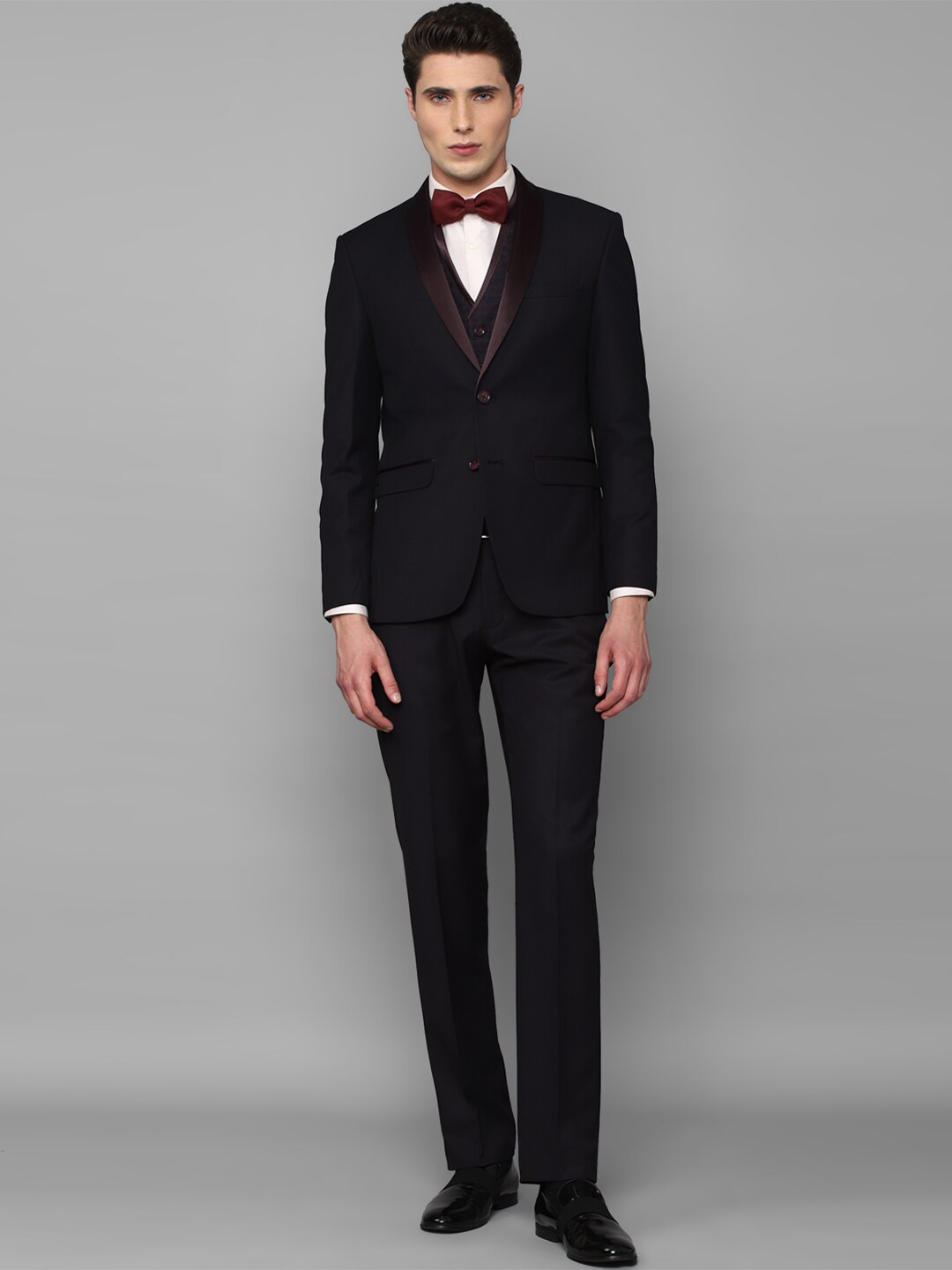 

Louis Philippe Men Single-Breasted Slim-Fit 3-Piece Formal Suit, Black