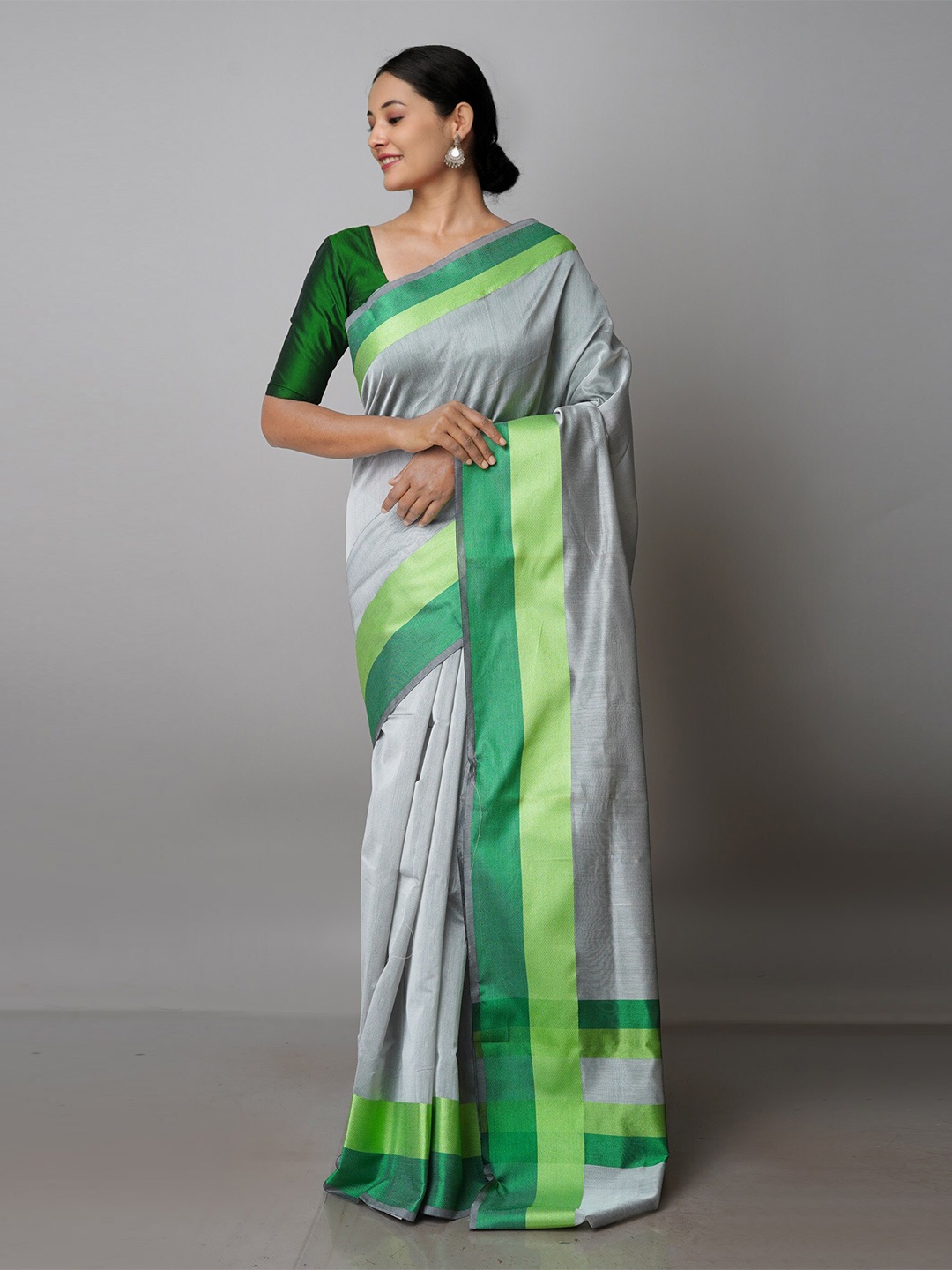 

Unnati Silks Silk Blend Baluchari Saree, Grey