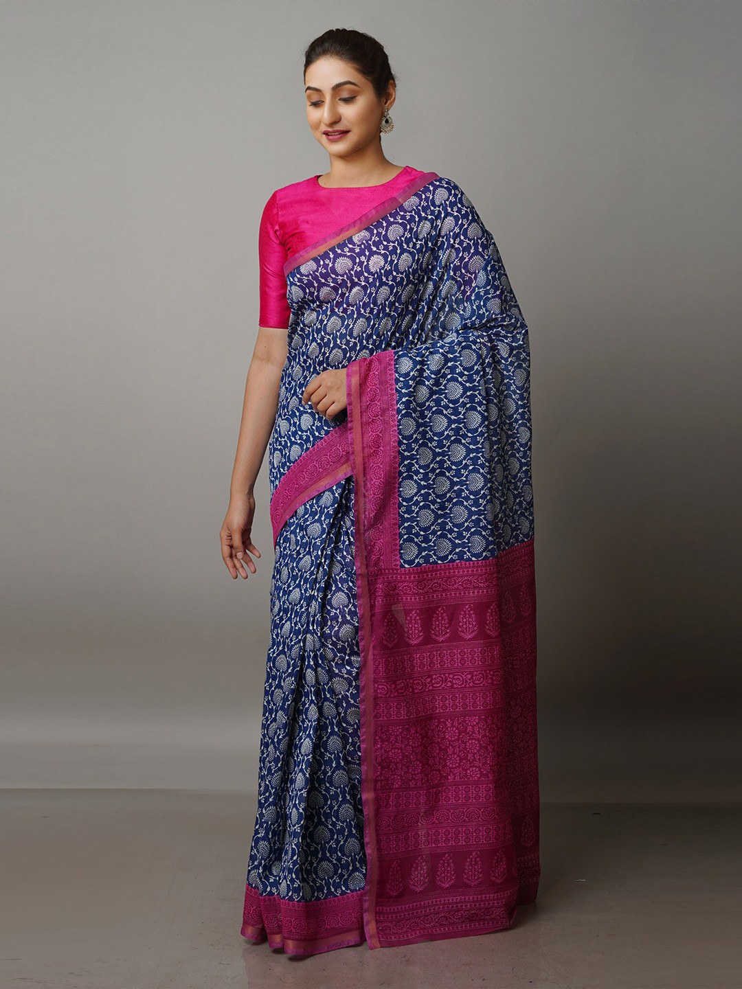 

Unnati Silks Floral Silk Blend Chanderi Saree, Navy blue
