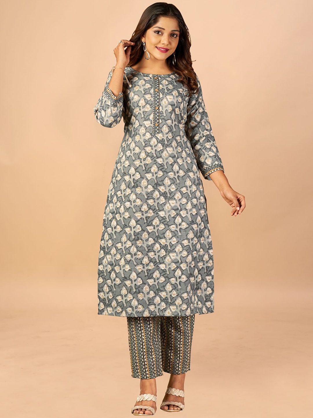 

KALINI Floral Printed Pure Cotton Kurta with Pyjamas, Grey