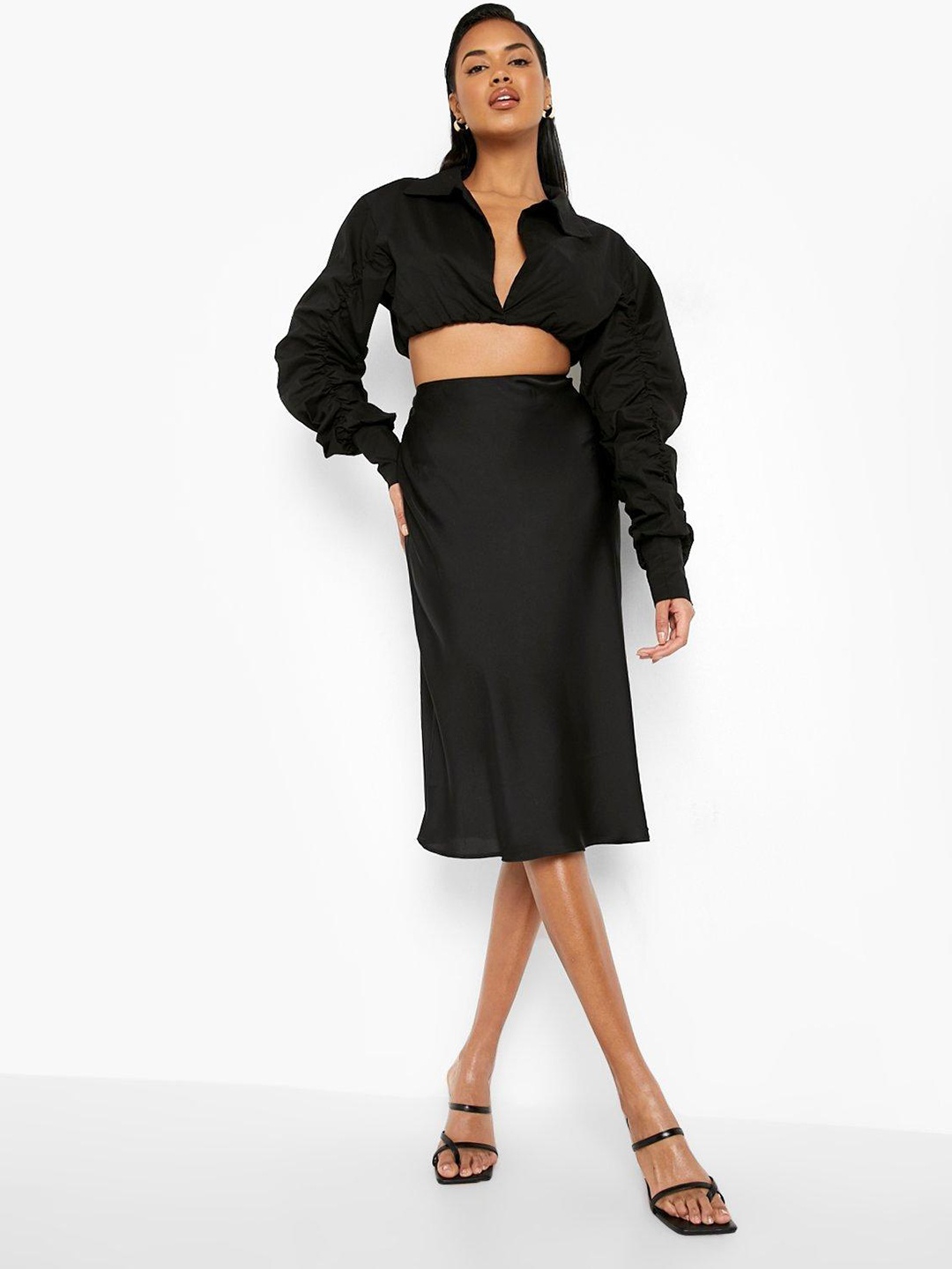 

Boohoo Women Satin Midi Flared Skirt, Black