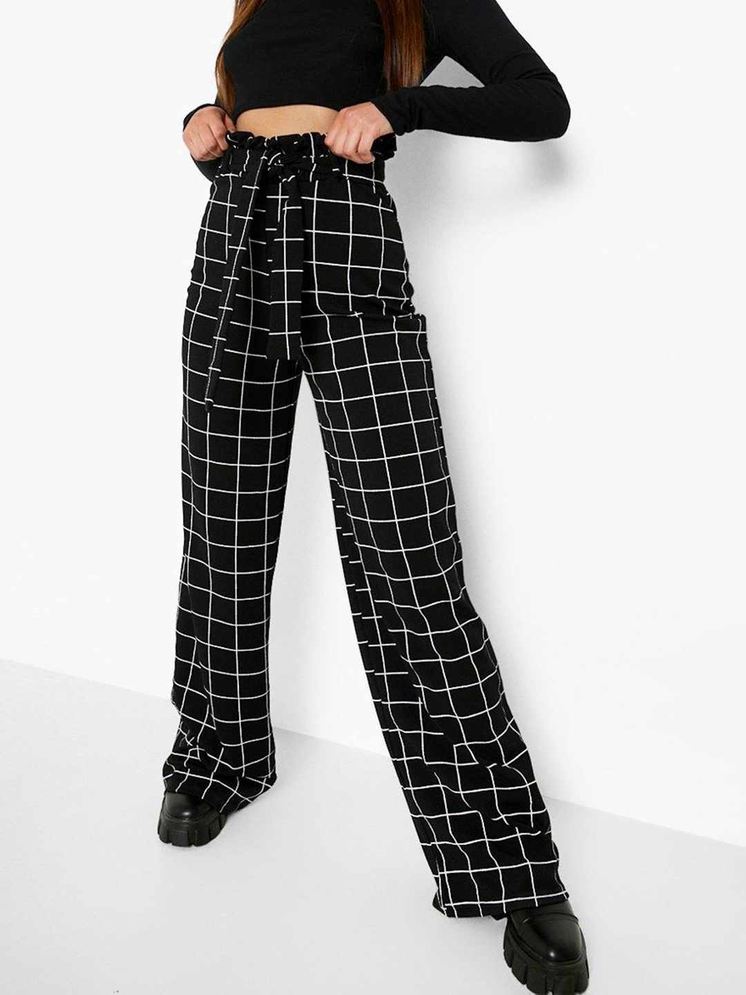 

Boohoo Women Paper Bag Waist Belted Checked Trousers, Black