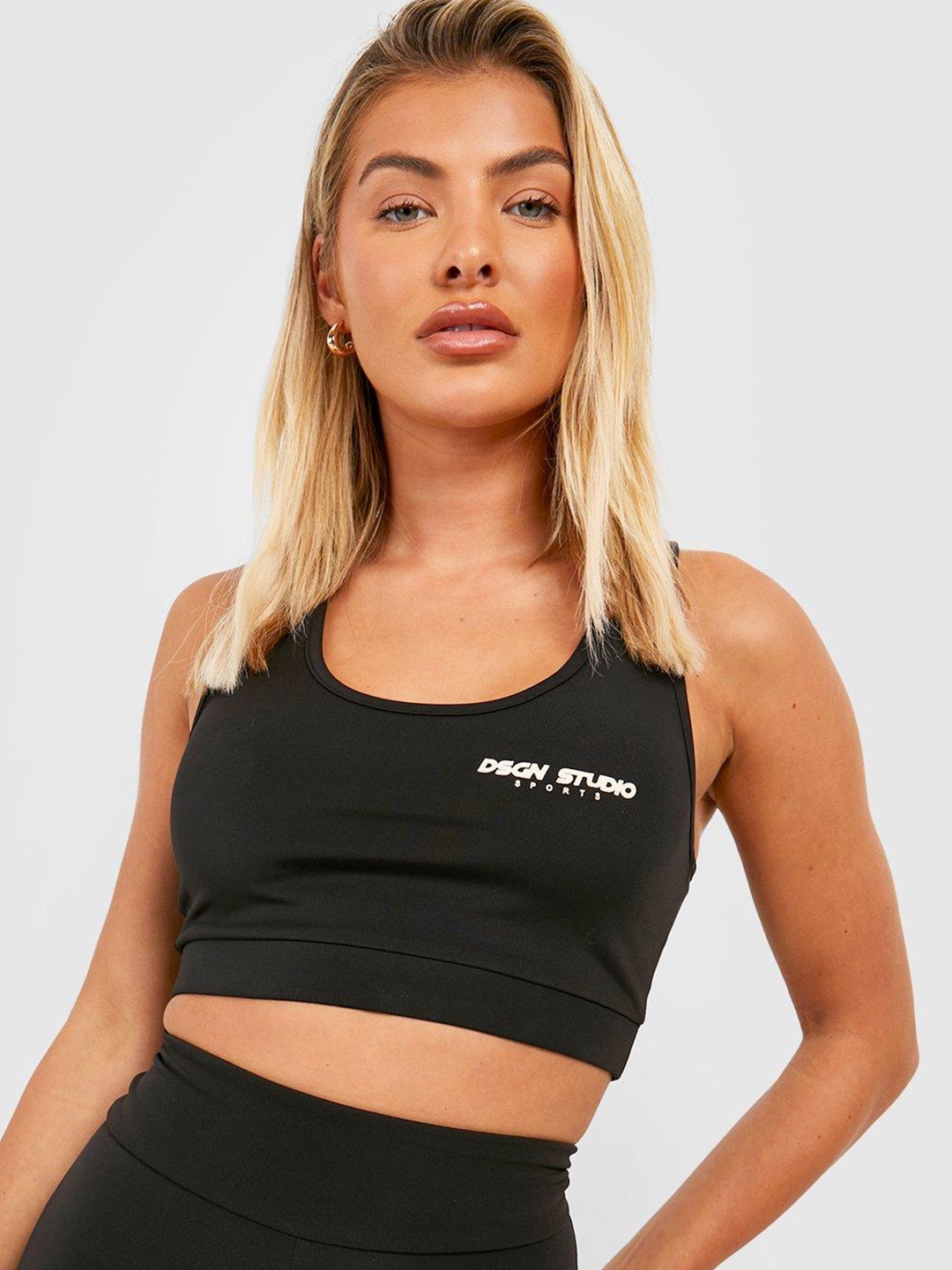 

Boohoo Women Full Coverage Sports Bra, Black