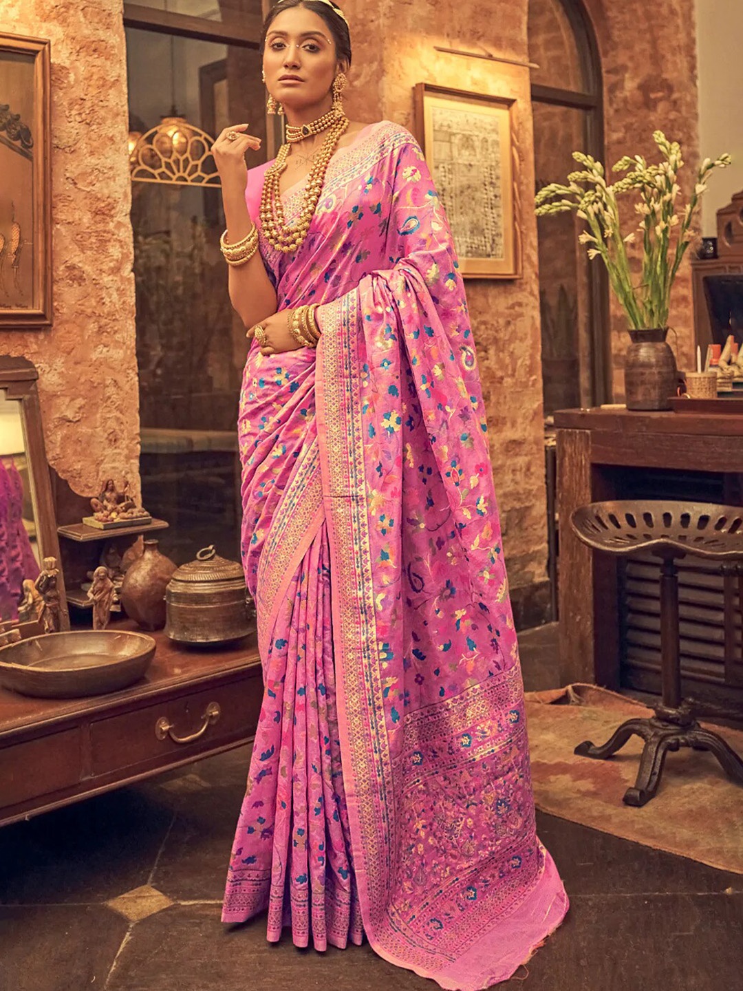 

GAJARAI Woven Design Zari Banarasi Saree, Pink