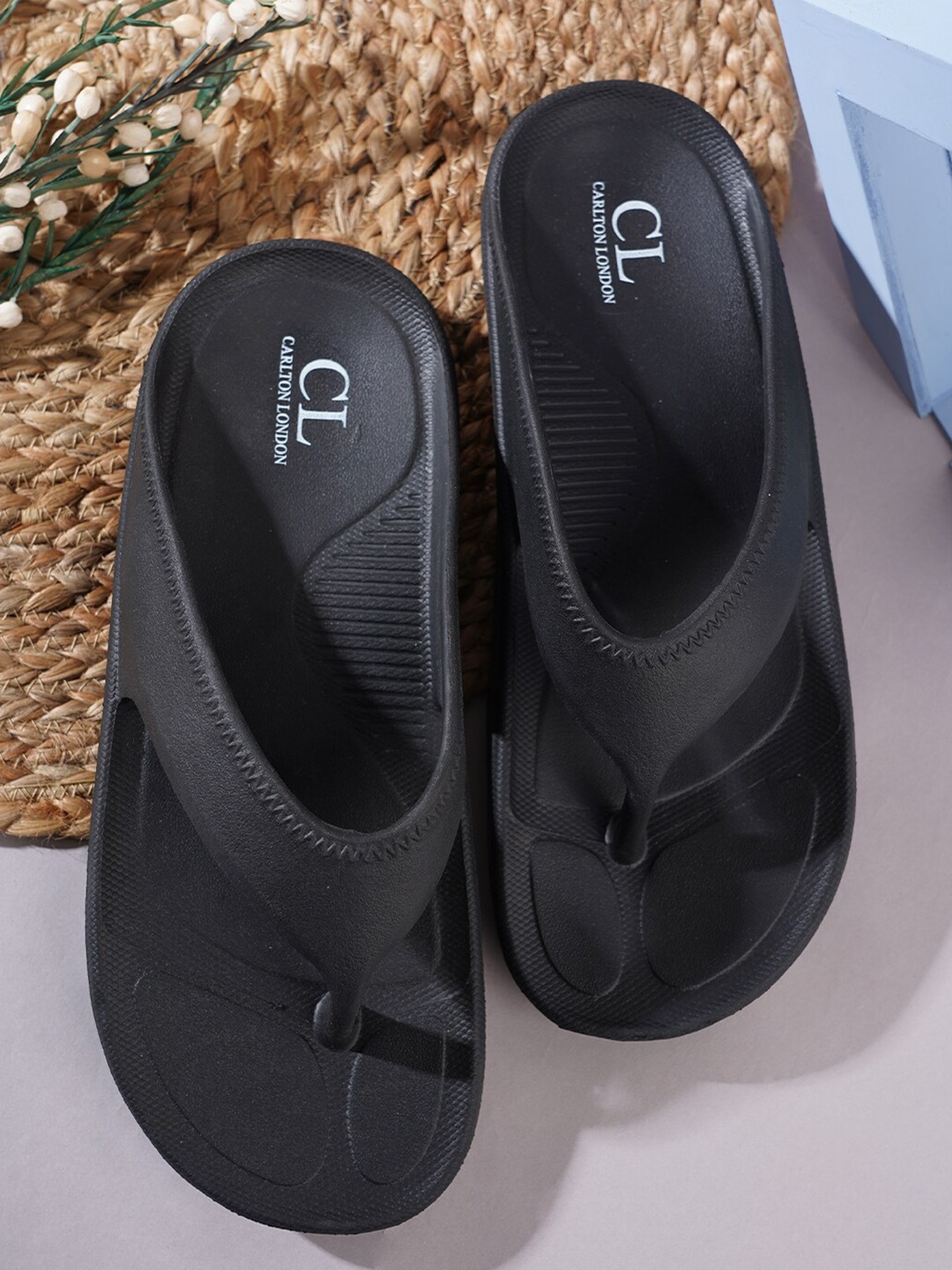 

Carlton London Men Rubber Thong Flip-Flops, Black