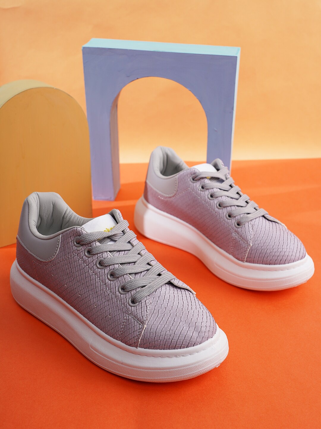 

Bonkerz Women Lace-Ups Woven Design Sneakers, Grey