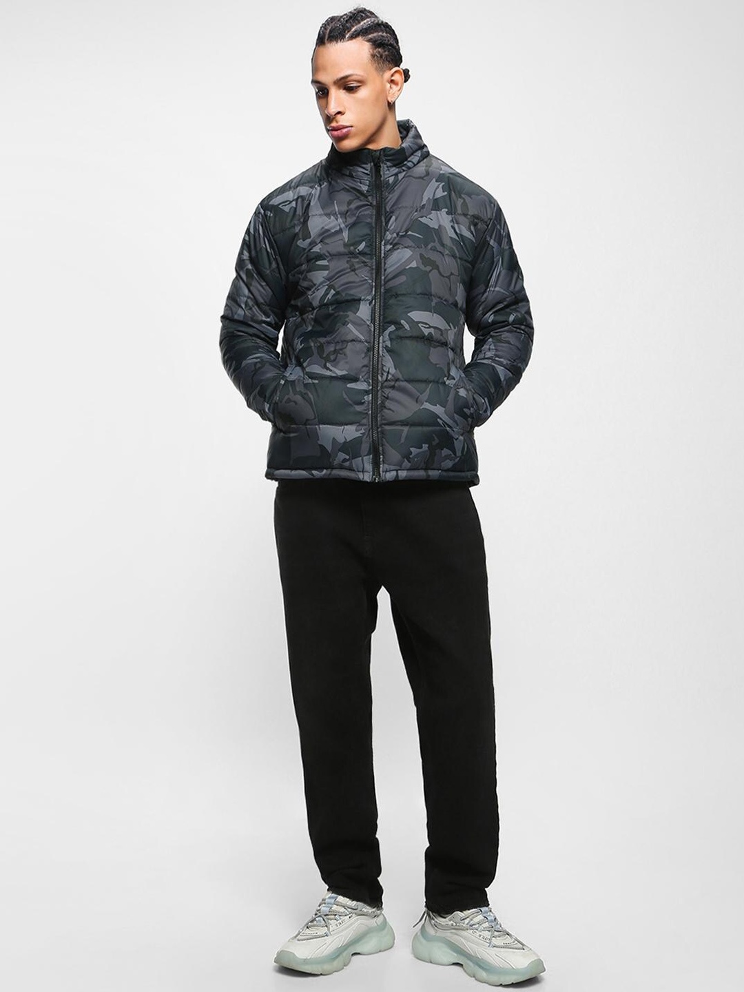 

Bewakoof Camo Printed Oversized Puffer Jacket, Grey