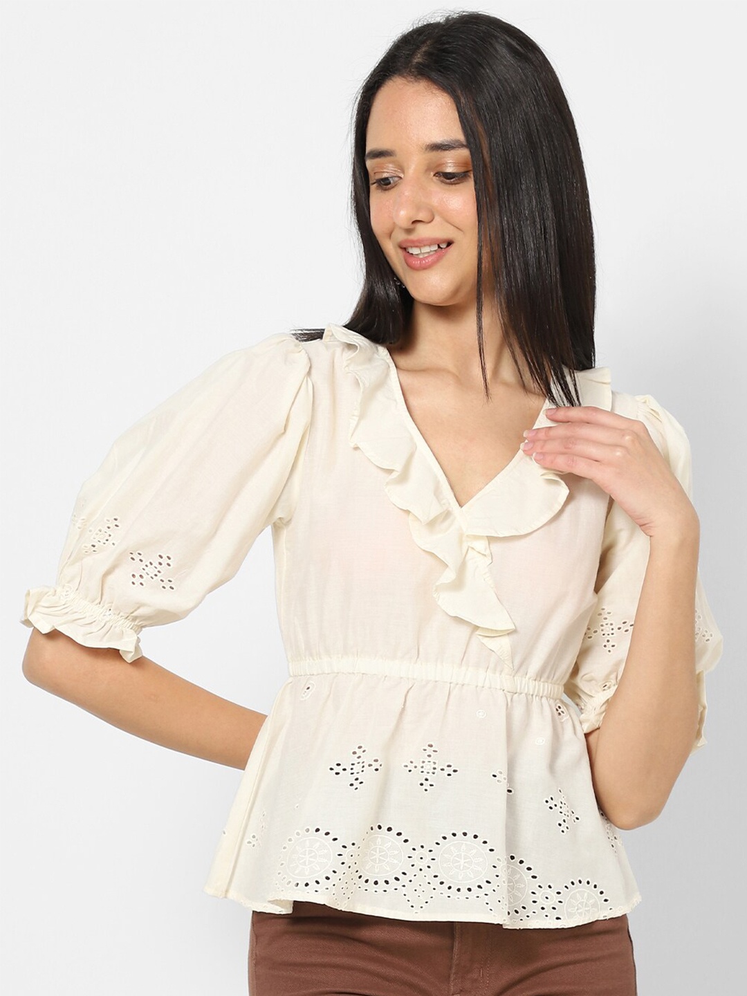 

VASTRADO Schiffli Wrap Top, Off white