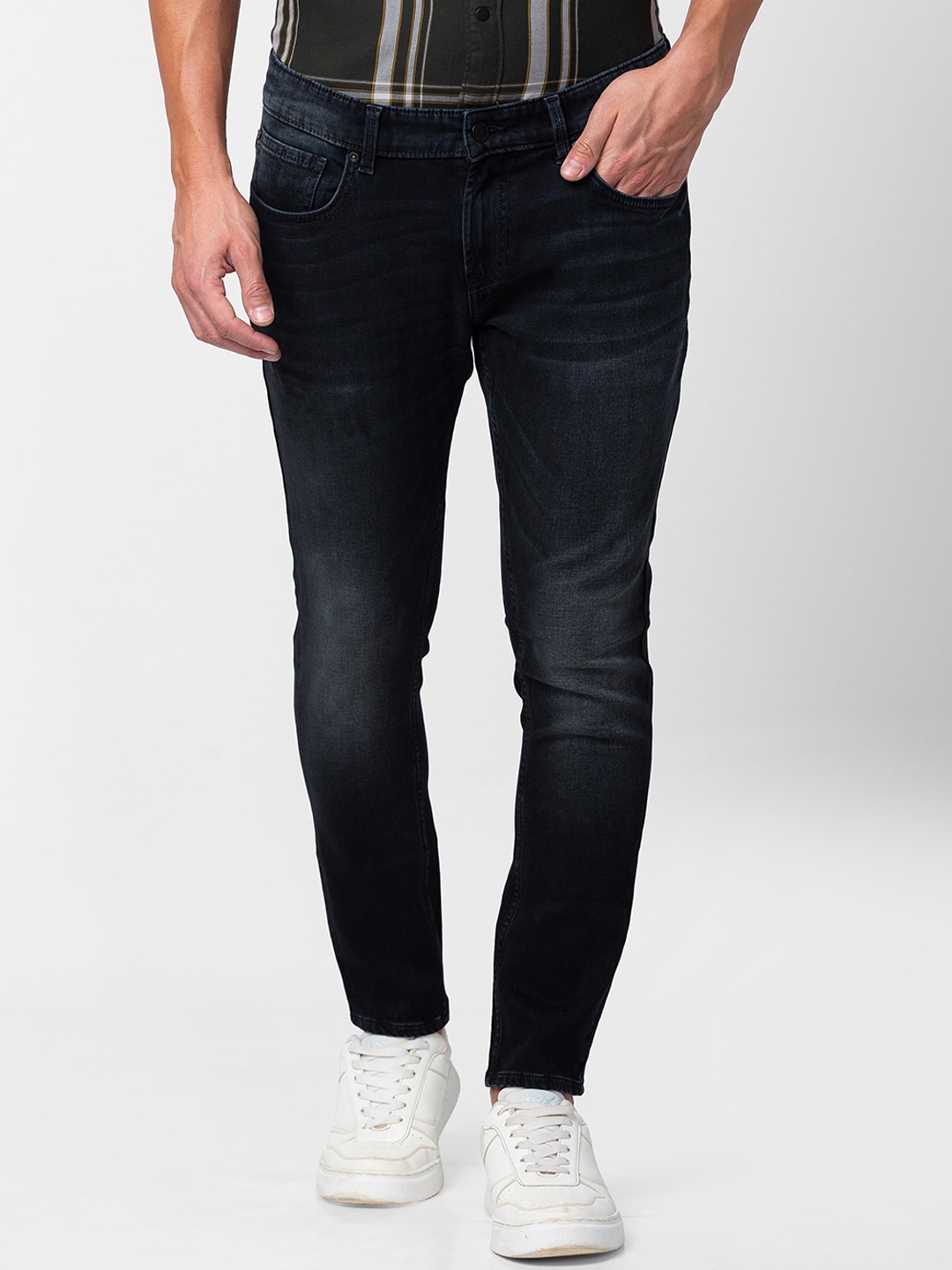 

SPYKAR Men Slim Fit Light Fade Cotton Jeans, Black