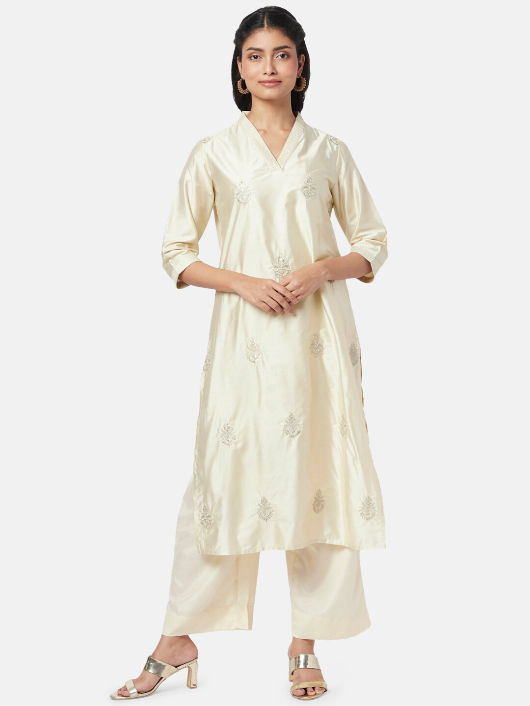 

RANGMANCH BY PANTALOONS Floral Embroidered Pure Cotton Kurta with Palazzos & Dupatta, Off white