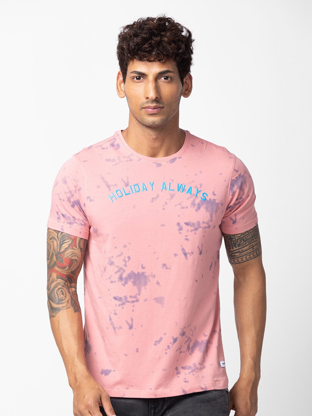 

SPYKAR Men Printed Slim Fit Cotton T-shirt, Pink
