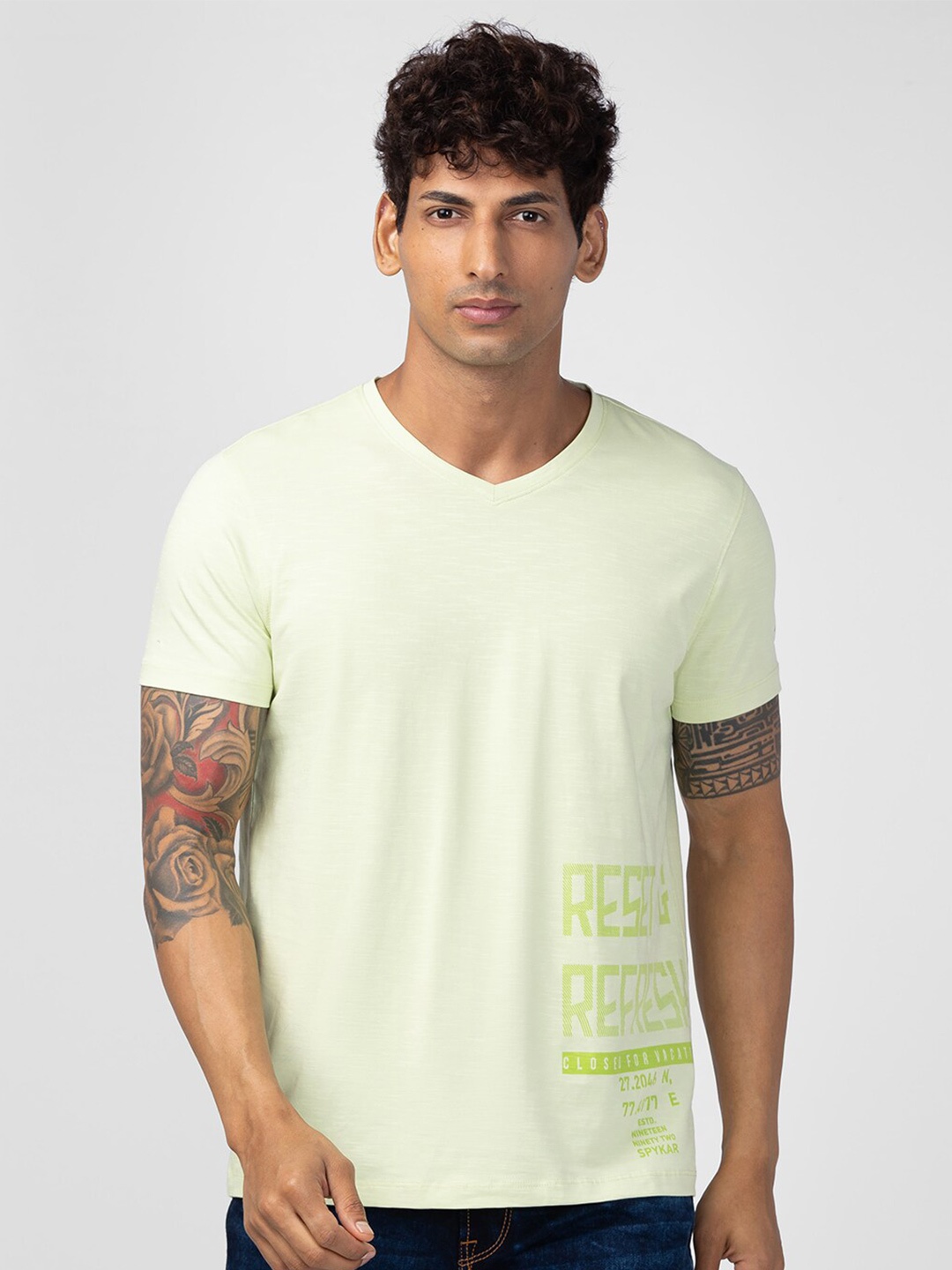 

SPYKAR Men Typography Printed V-Neck T-shirt, Yellow