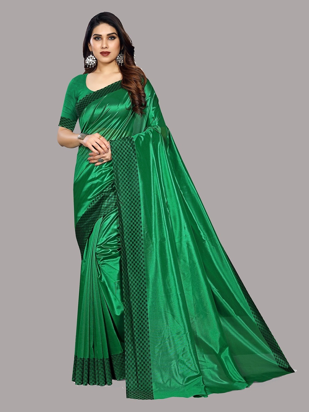

Ethnic Yard Green Solid Saree
