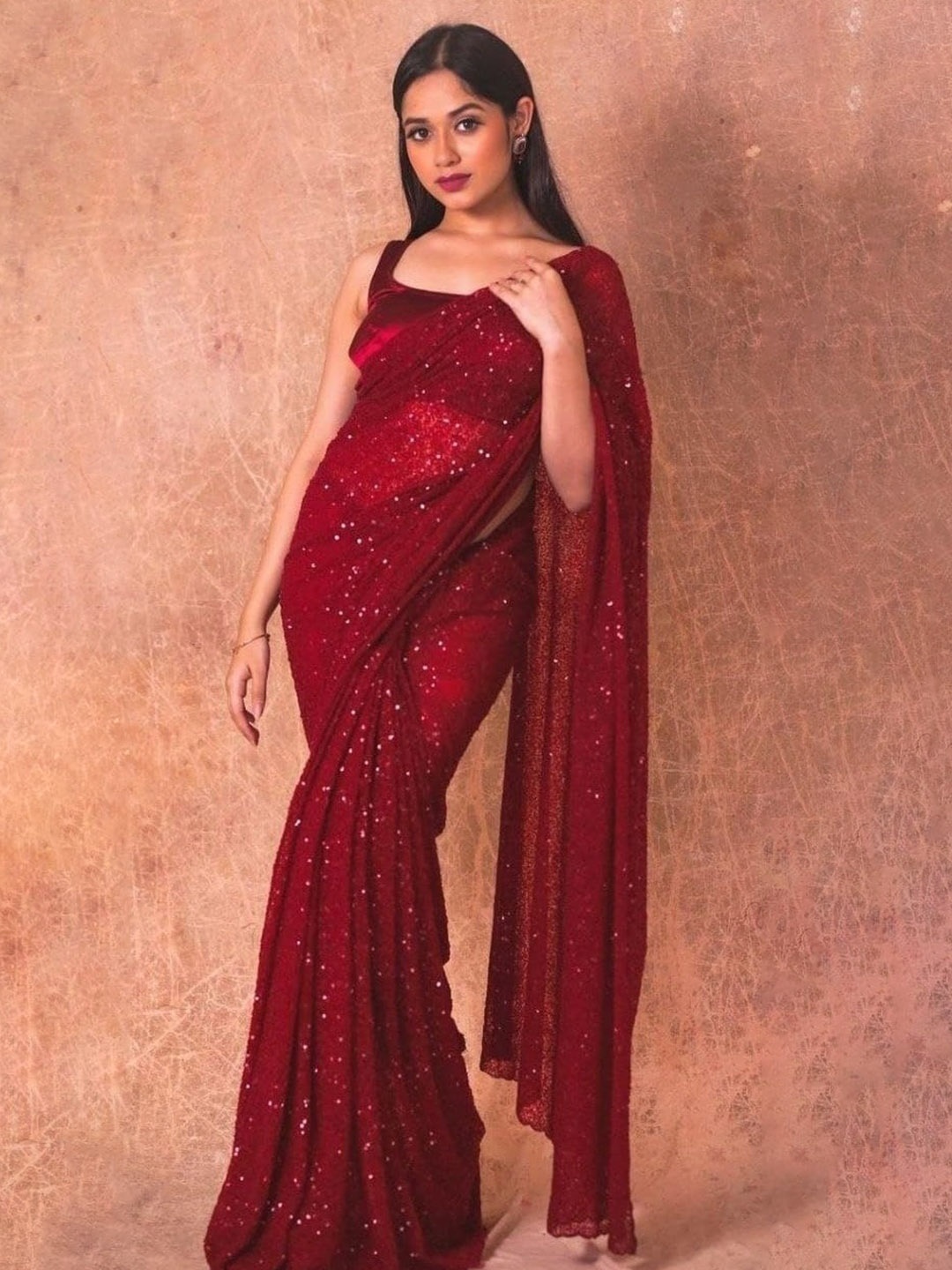 

Ethnic Yard Embellished Sequinned Pure Georgette Saree, Red