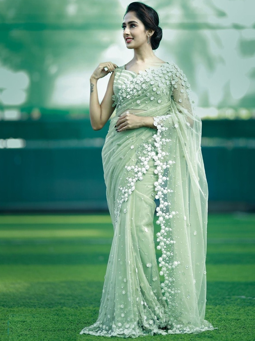 

Ethnic Yard Floral Beads and Stones Net Heavy Work Saree, Green
