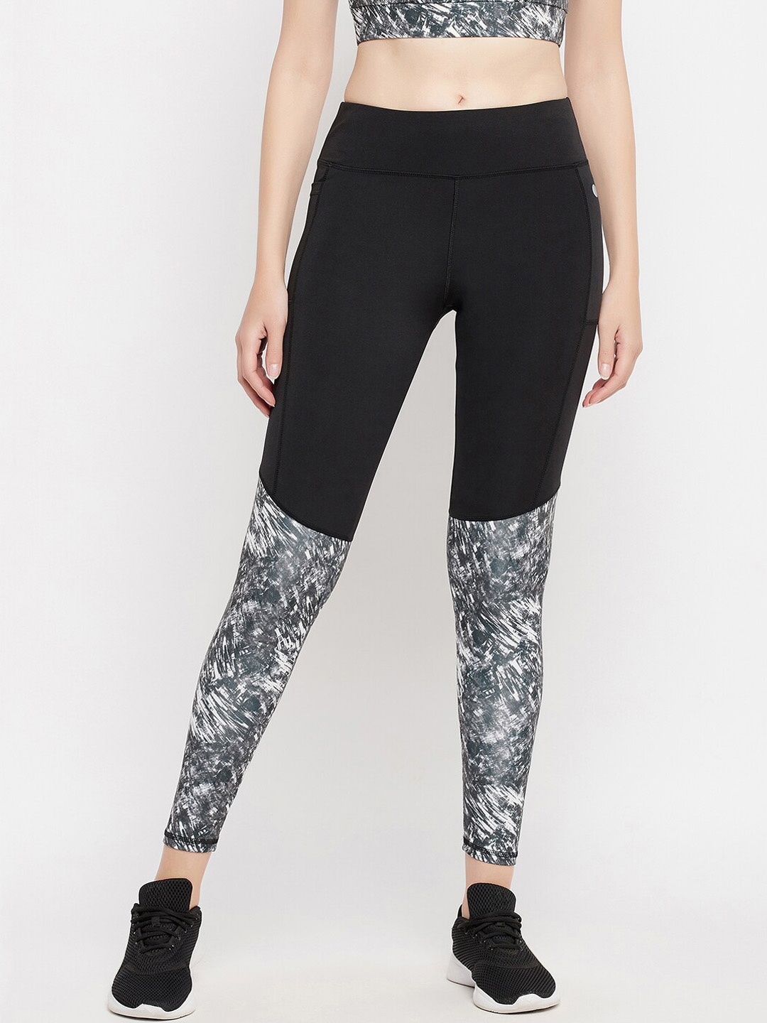 

Clovia High-Rise Printed Active Tights, Black