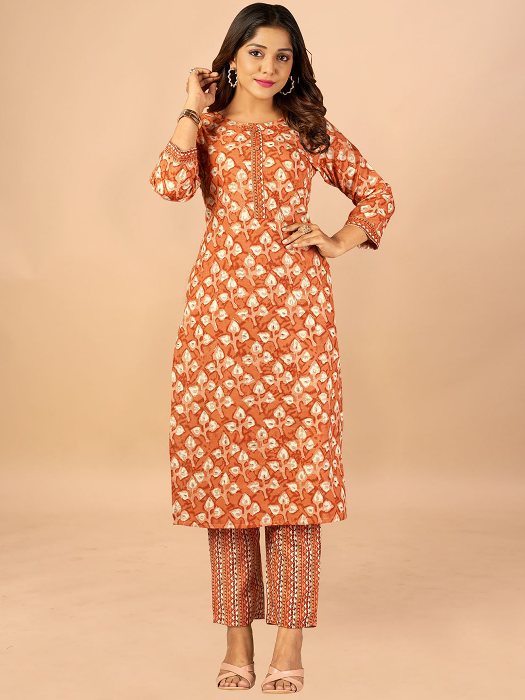 

KALINI Women Floral Printed Pure Cotton Kurta with Trousers, Orange