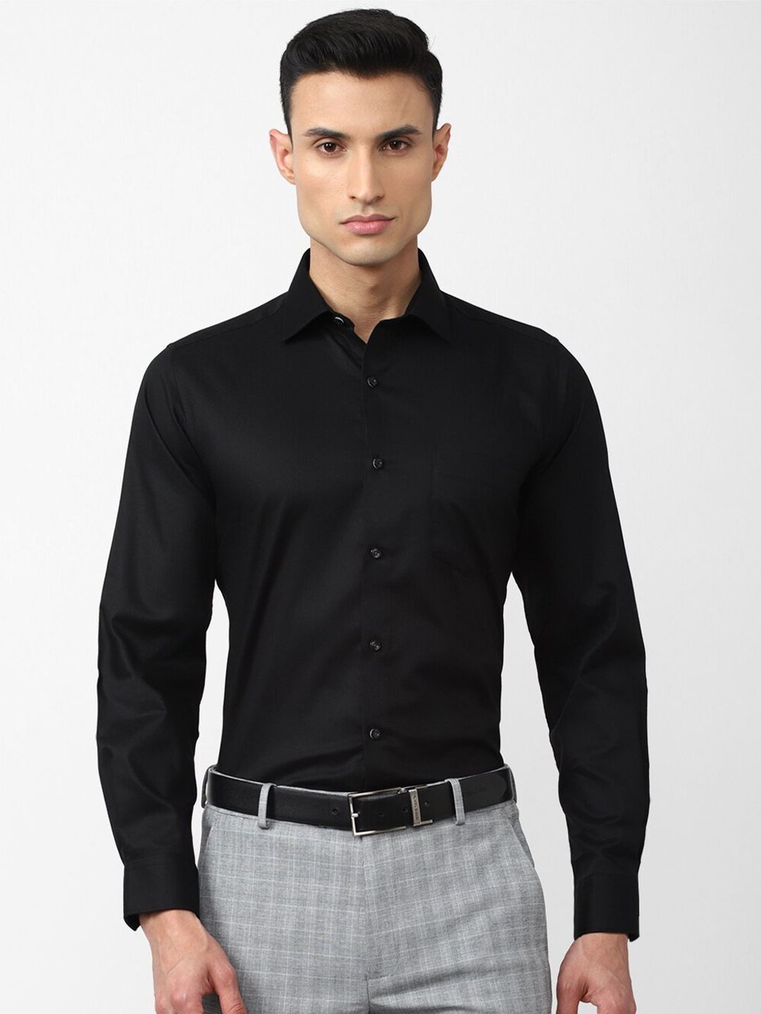 

Van Heusen Men Comfort Solid Formal Shirt, Black