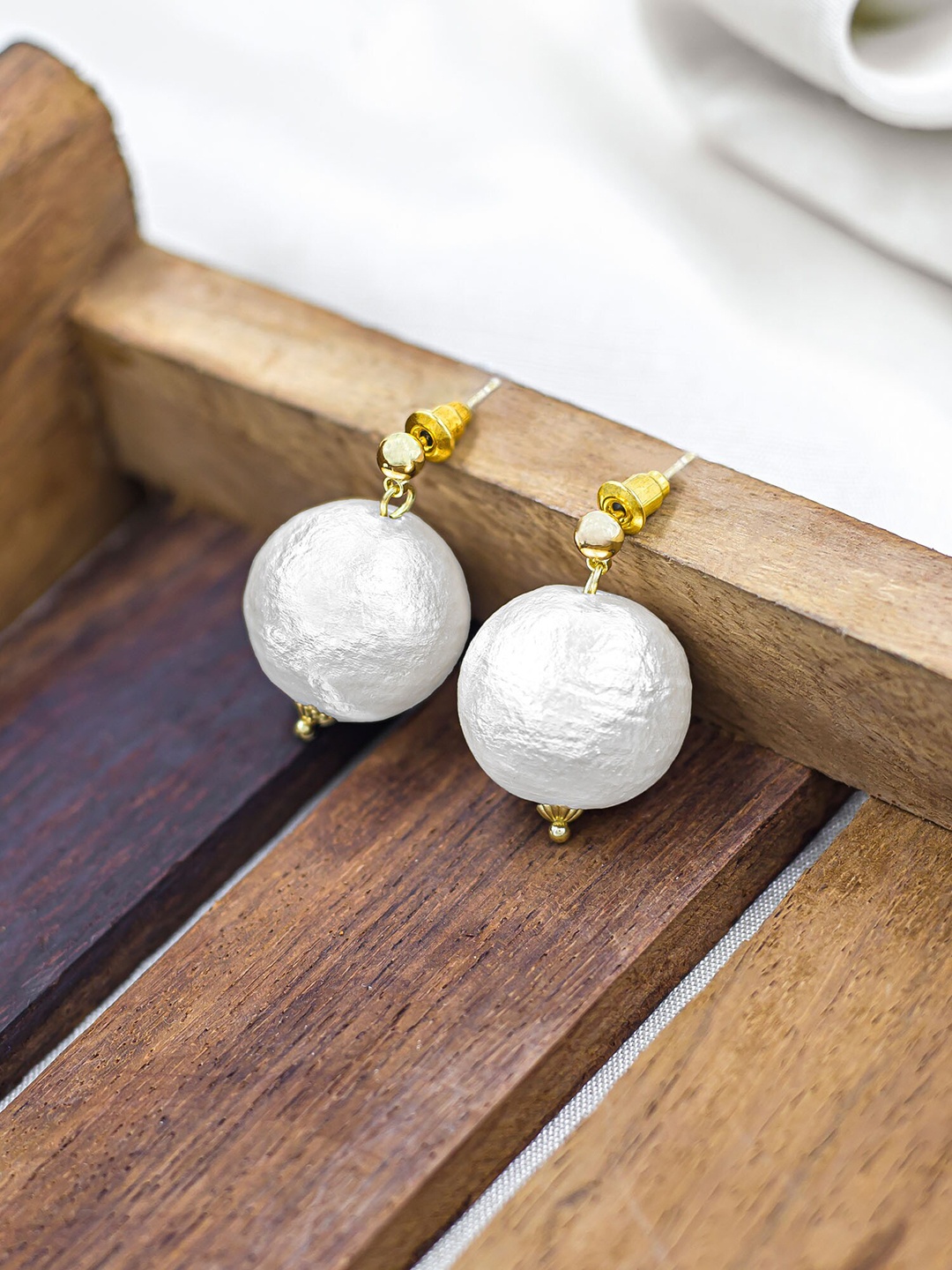 

Bellofox Contemporary Pearl Studs Earrings, White
