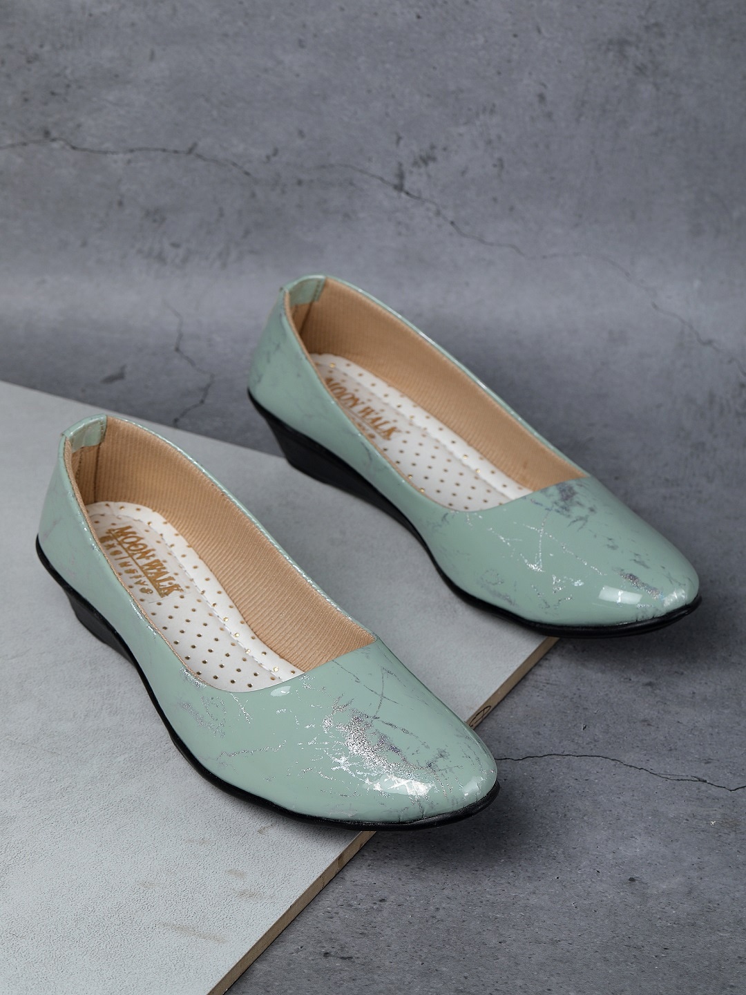 

Moonwalk Printed Wedge Pumps Heels, Green