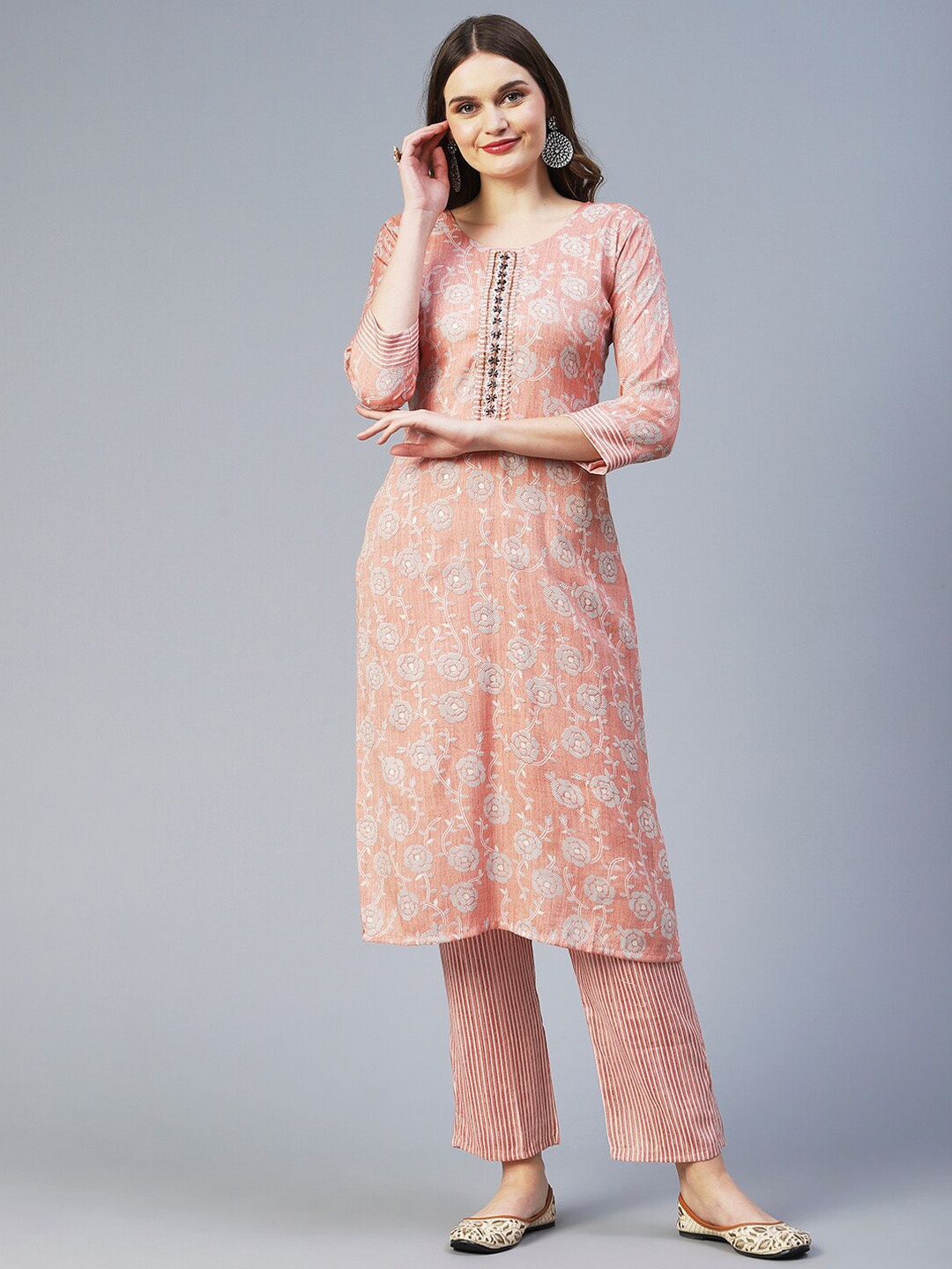 

FASHOR Women Floral Printed Kurta with Trousers, Peach