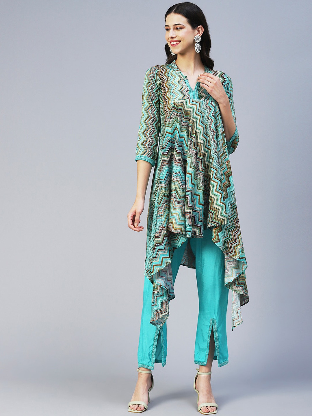

FASHOR Women Printed Kurta with Trousers, Turquoise blue