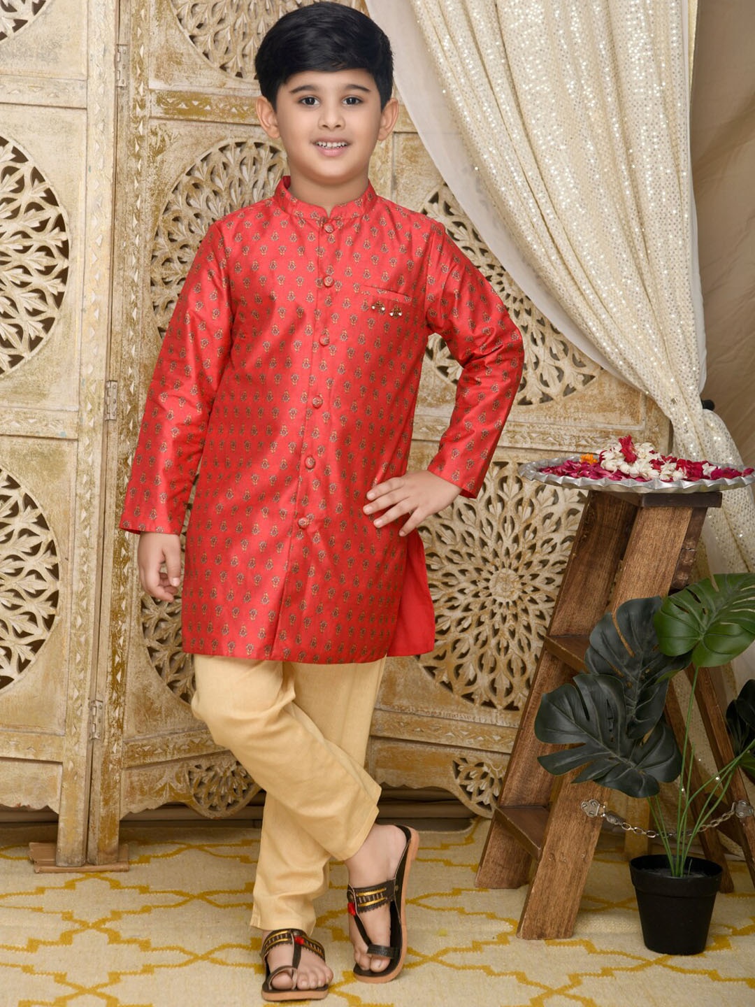 

SAKA DESIGNS Boys Ethnic Motifs Printed Chanderi Silk Kurta with Pyjamas, Red