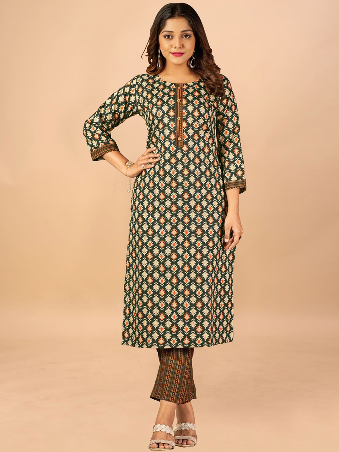 

KALINI Women Green Ethnic Motifs Printed Pure Cotton Kurta with Trousers