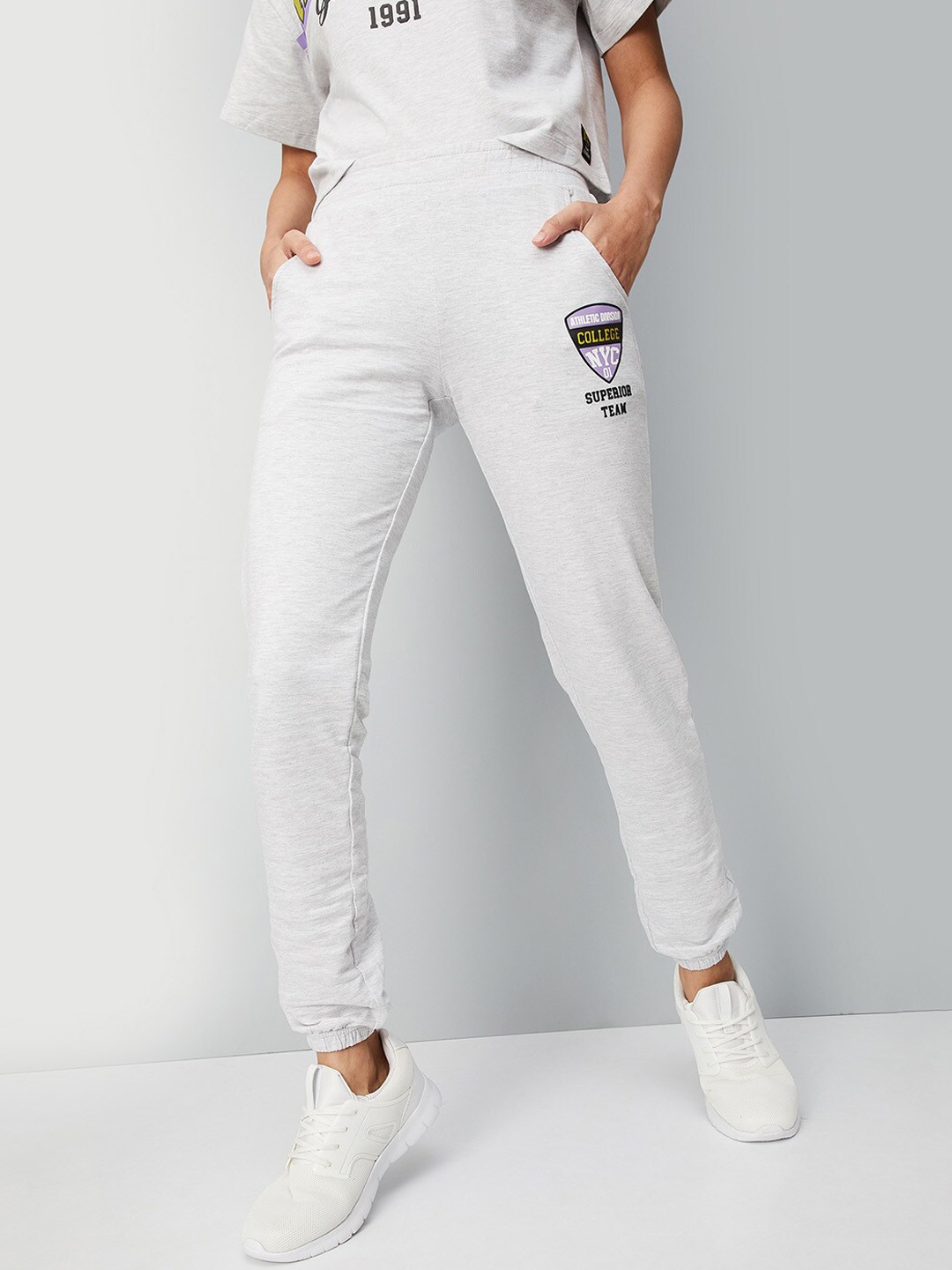 

max Women Track Pants, Off white