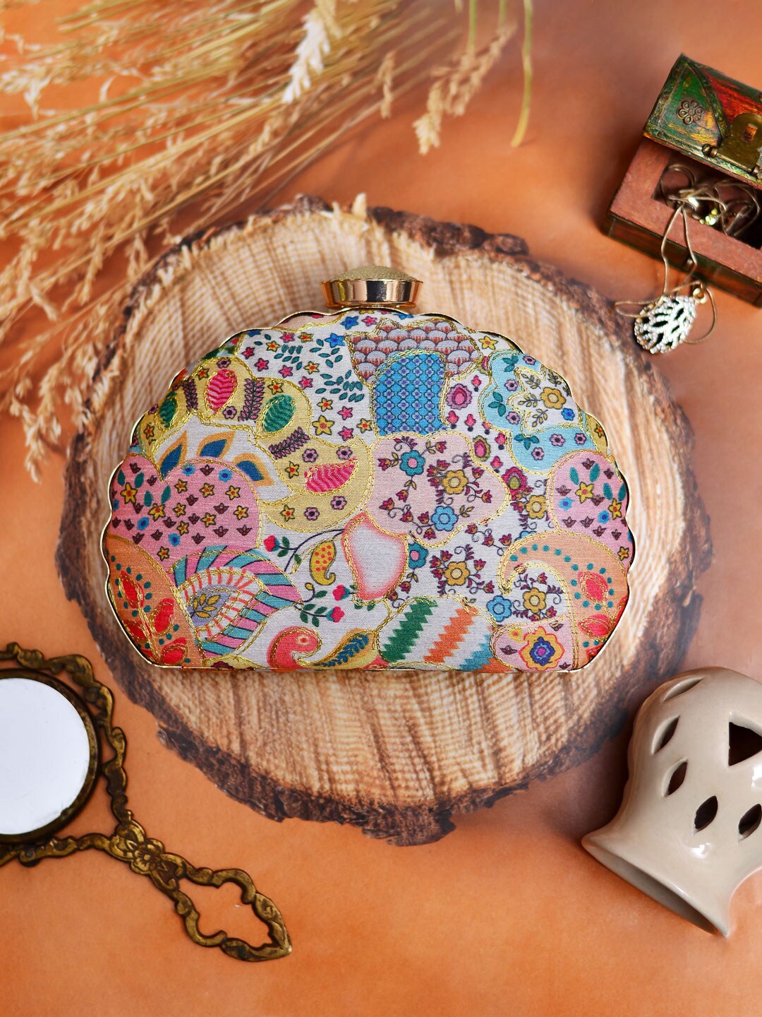 

ARTKLIM Embroidered Box Clutch, White