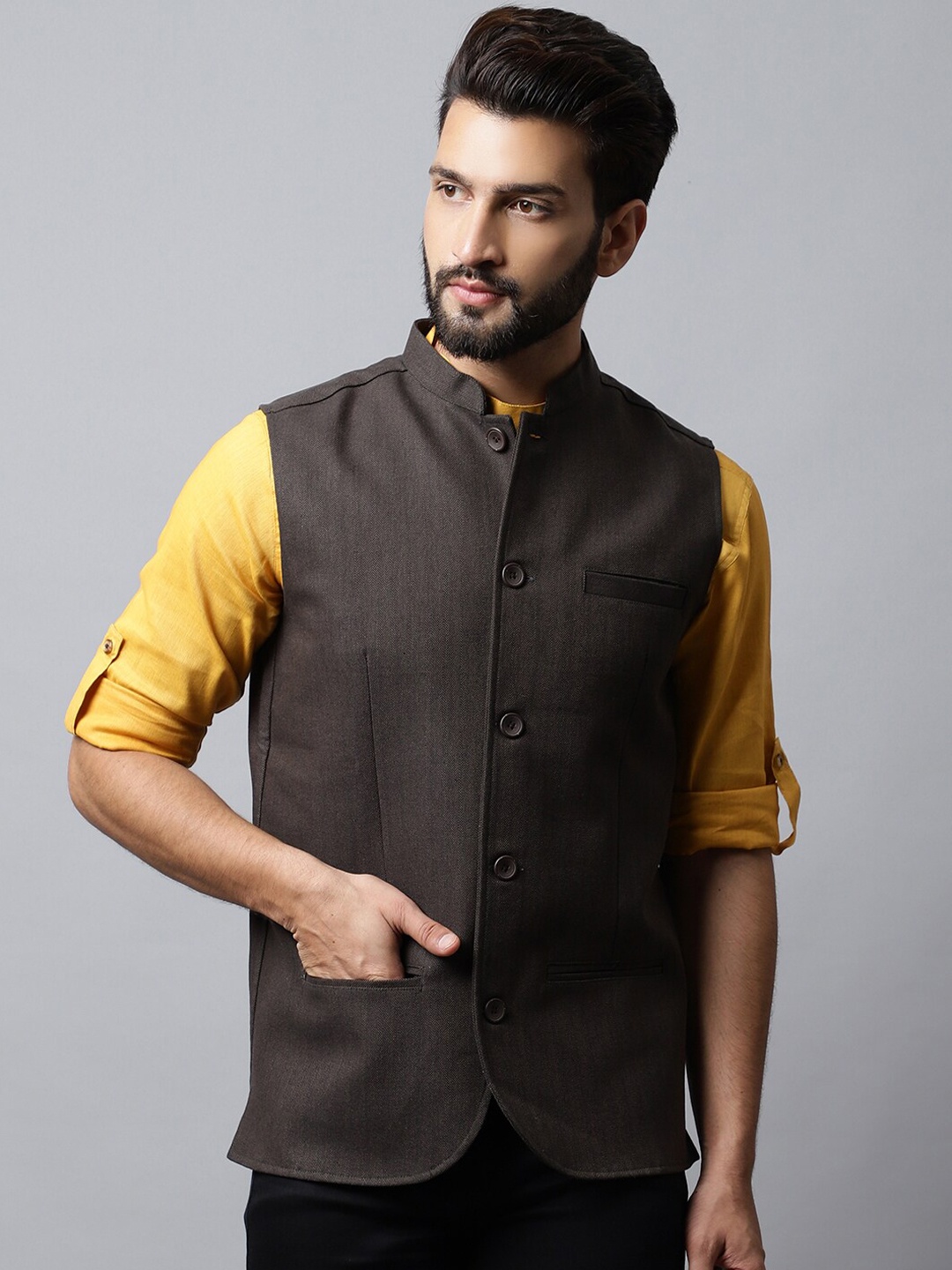 

even Men Woven Nehru Jacket, Brown