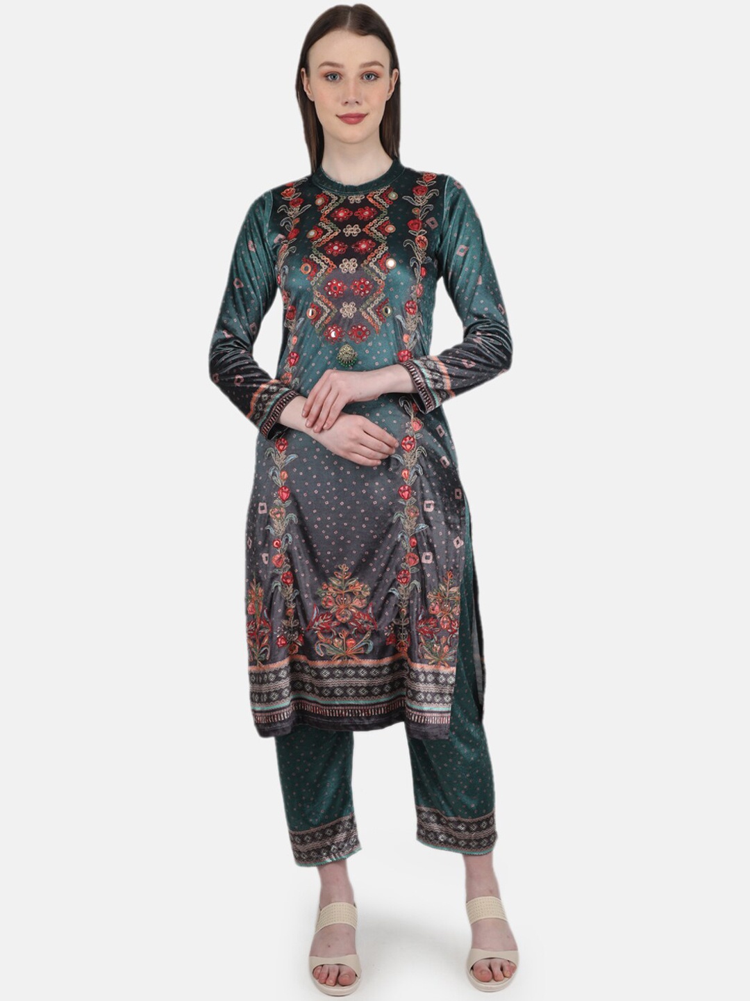 

Monte Carlo Women Bandhani Embroidered Mirror Work Kurta with Trousers, Green