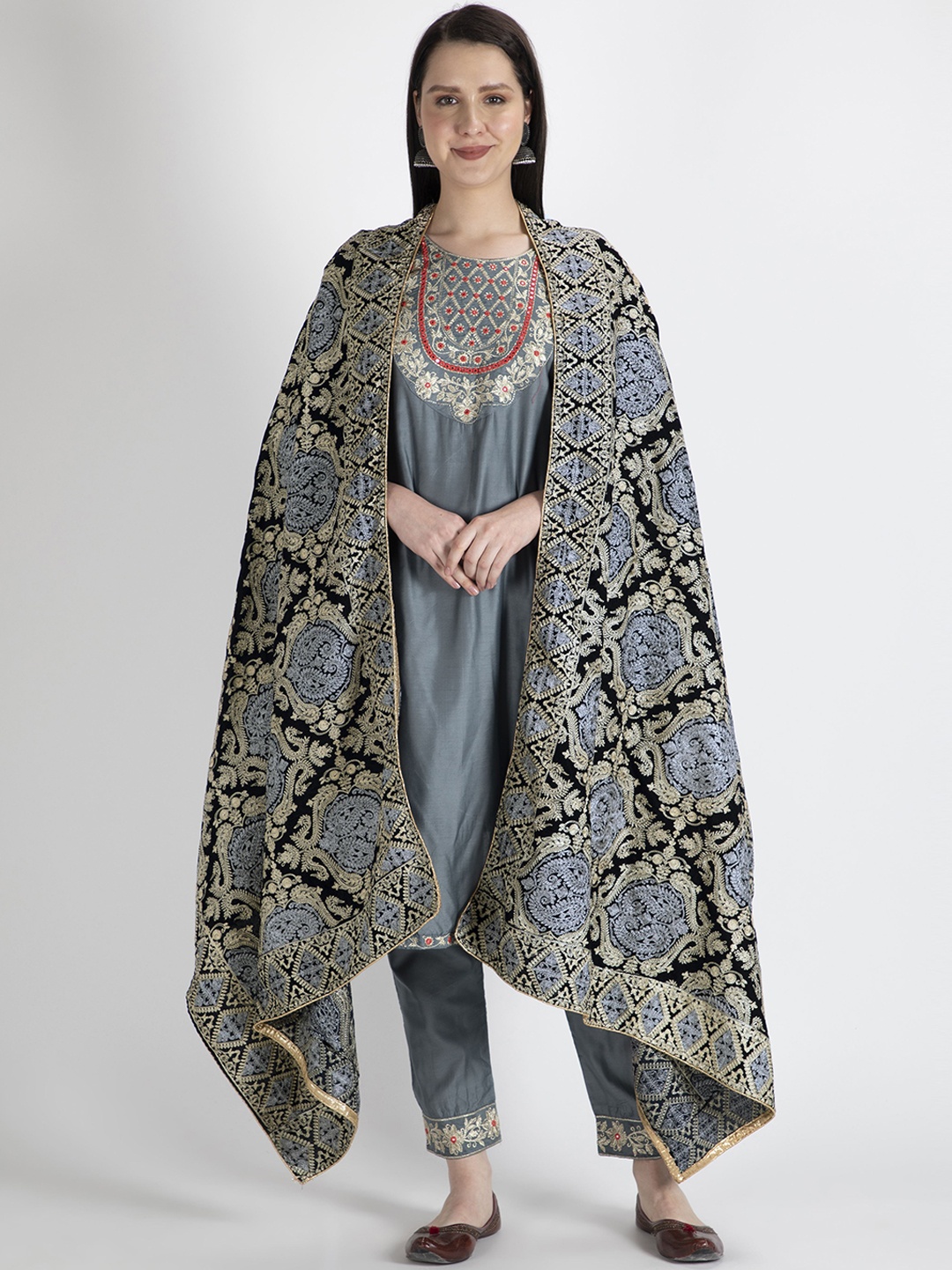 

Moda Chales Women Ethnic Printed Pure Velvet Shawl, Black