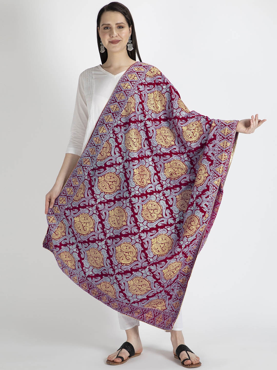 

Moda Chales Women Ethnic Printed Pure Velvet Shawl, Magenta