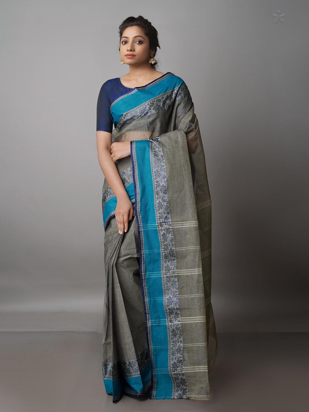 

Unnati Silks Zari Pure Cotton Taant Saree, Grey