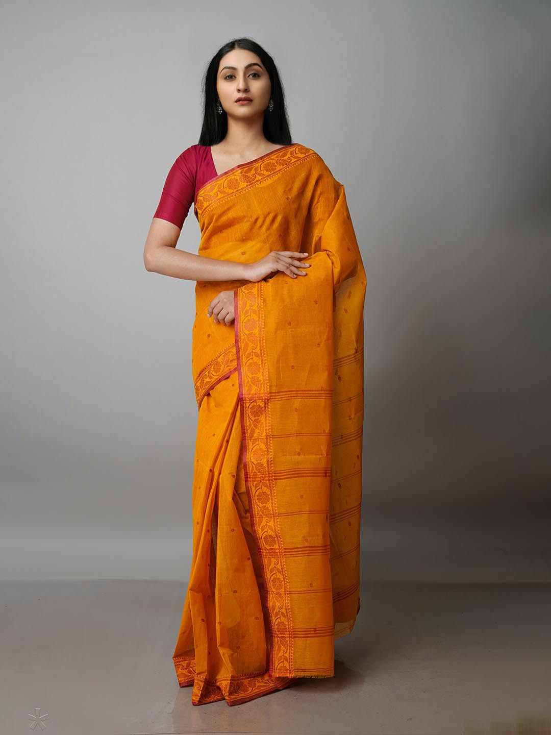 

Unnati Silks Woven Design Pure Cotton Taant Saree, Orange