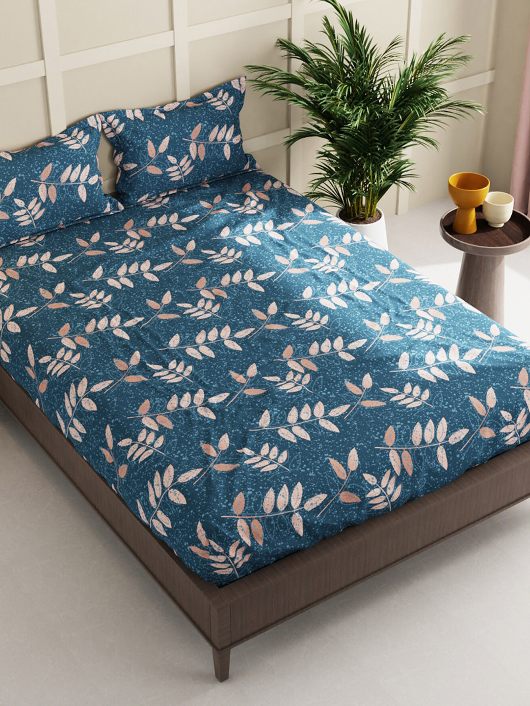 

BIANCA Blue & Peach-Coloured Floral 152 TC King Bedsheet with 2 Pillow Covers