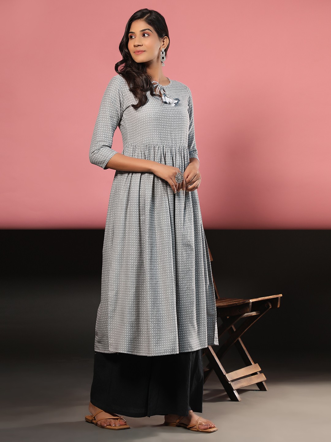 

Vbuyz Geometric Printed Kurta, Grey
