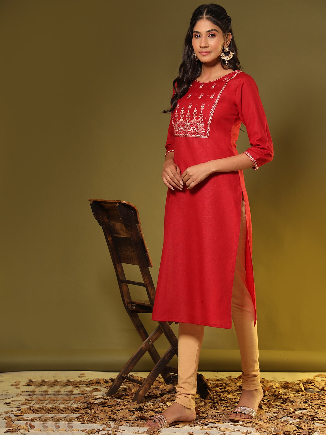 

Vbuyz Women Red Ethnic Motifs Yoke Design Thread Work Kurta