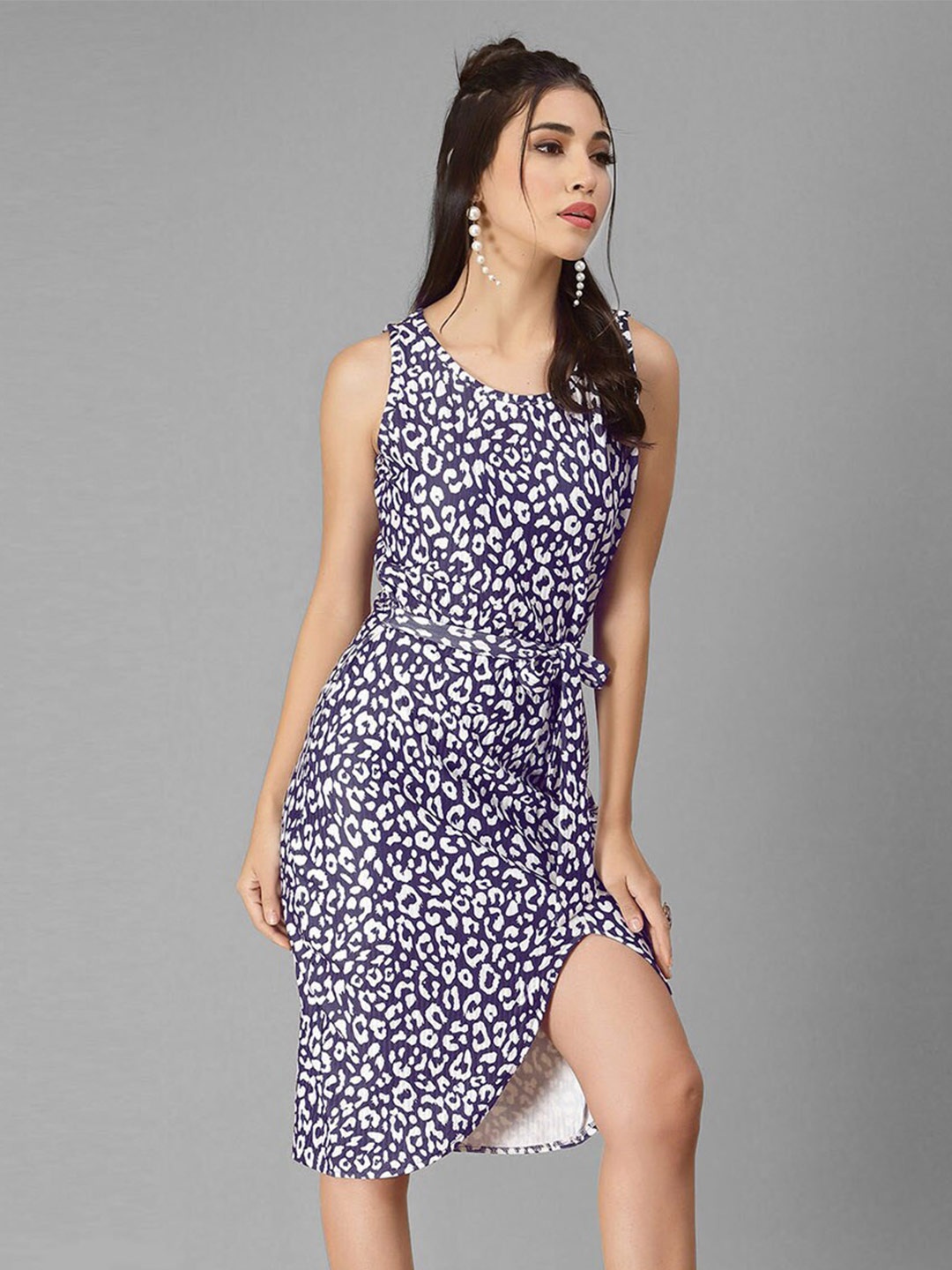 

Selvia Animal Scuba Drop-Waist Dress, Navy blue