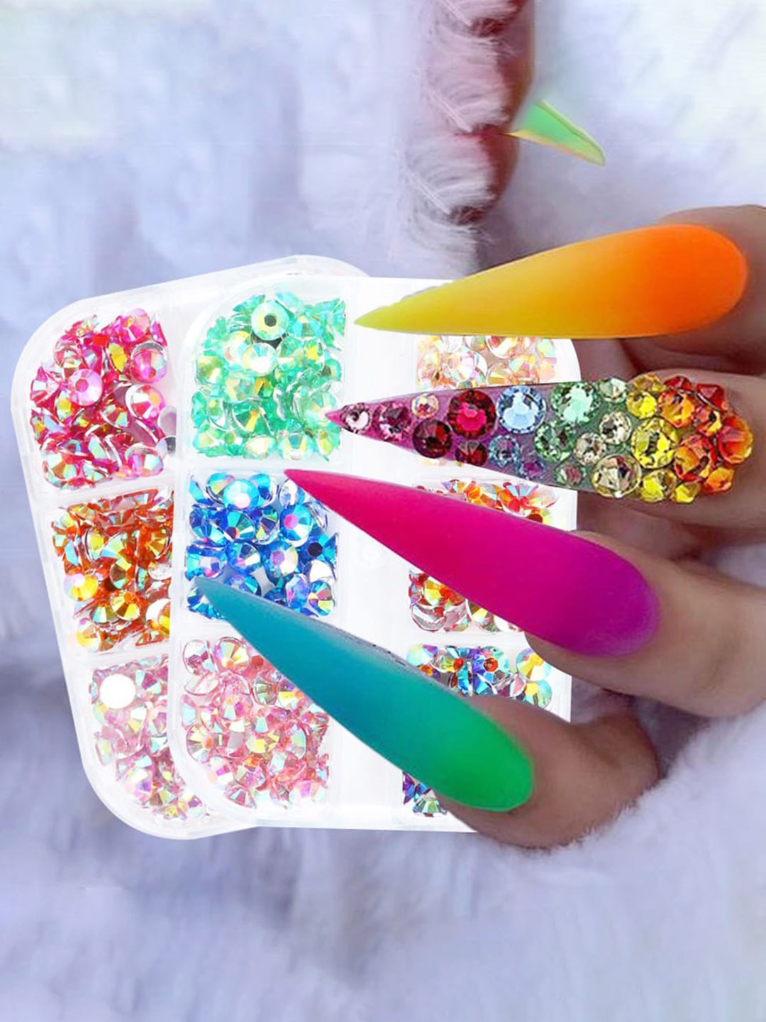 

S.A.V.I. 6 Grids 2mm Resin Rhinestone DIY Nail Art Decoration Accessories, Multi