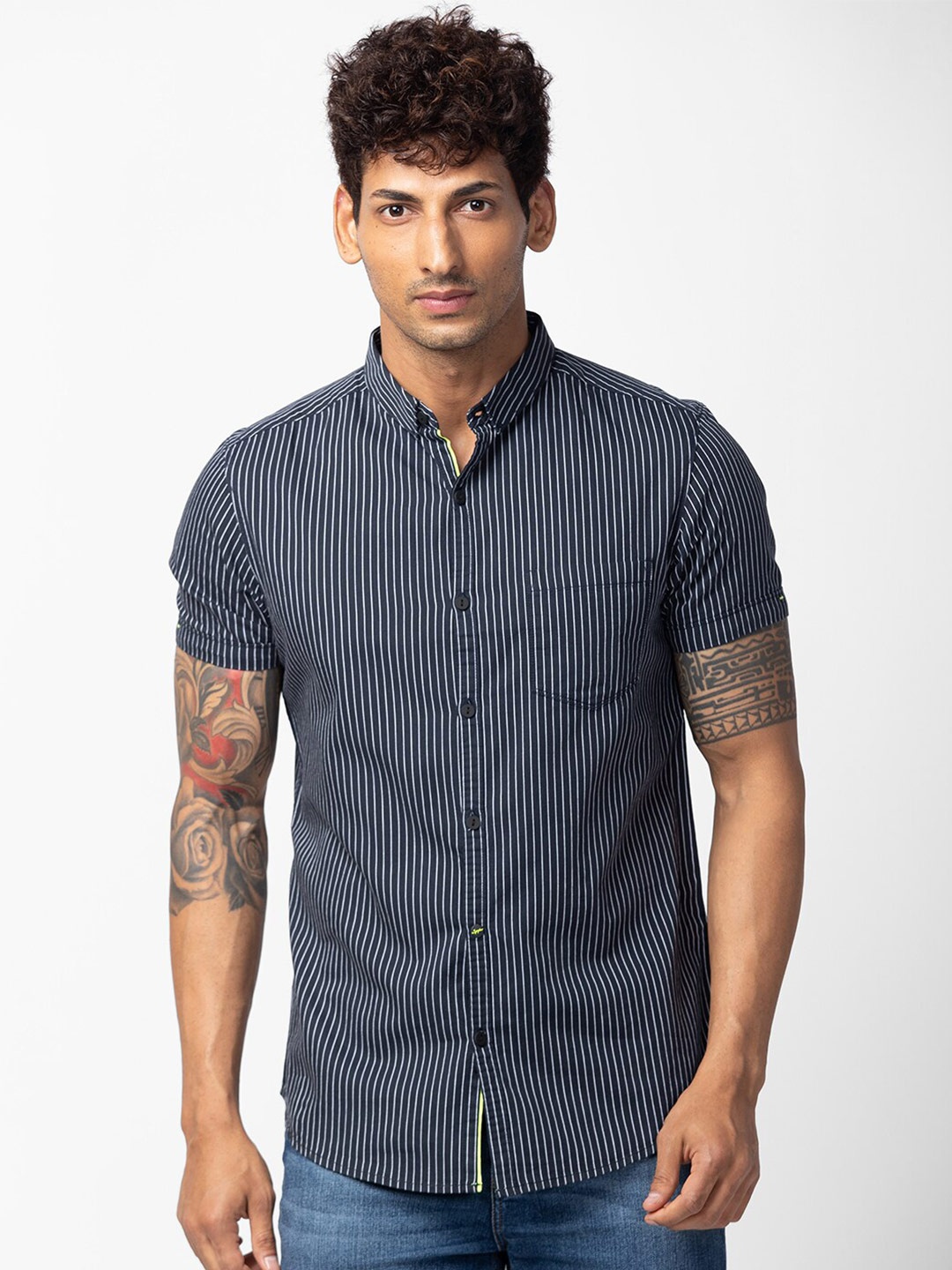 

SPYKAR Men Slim Fit Striped Satin Casual Shirt, Navy blue